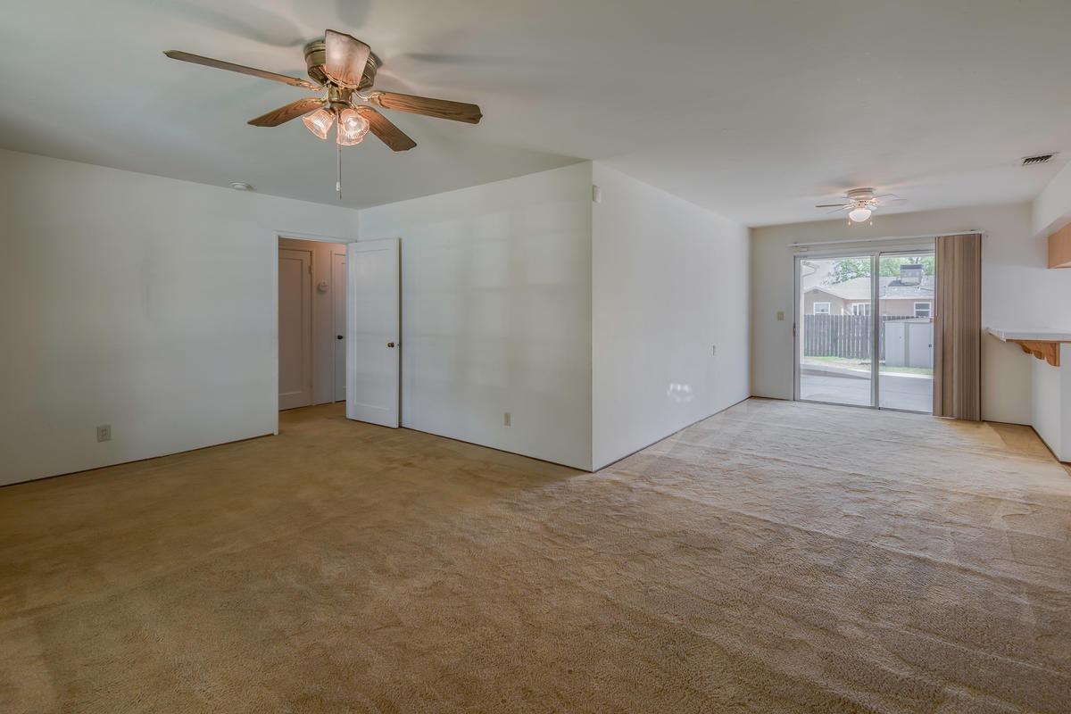 Sold, 3 Bedrooms, 2 Bathrooms, Single Family Home, Sacramento Elder Creek/Fruitridge, 5817 62nd St, Sacramento, CA 95824-3143, Beth Christensen, Dunnigan Realtors, Top Agent