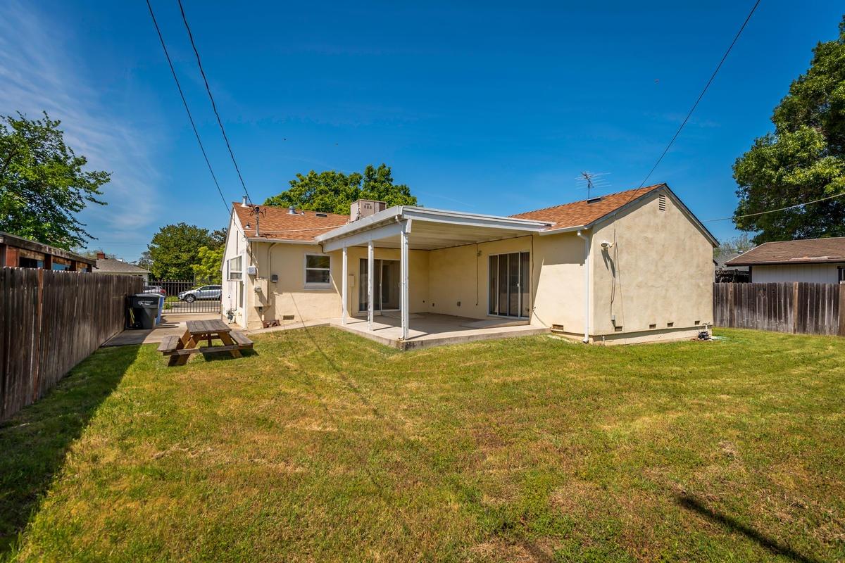 Sold, 3 Bedrooms, 2 Bathrooms, Single Family Home, Sacramento Elder Creek/Fruitridge, 5817 62nd St, Sacramento, CA 95824-3143, Beth Christensen, Dunnigan Realtors, Top Agent