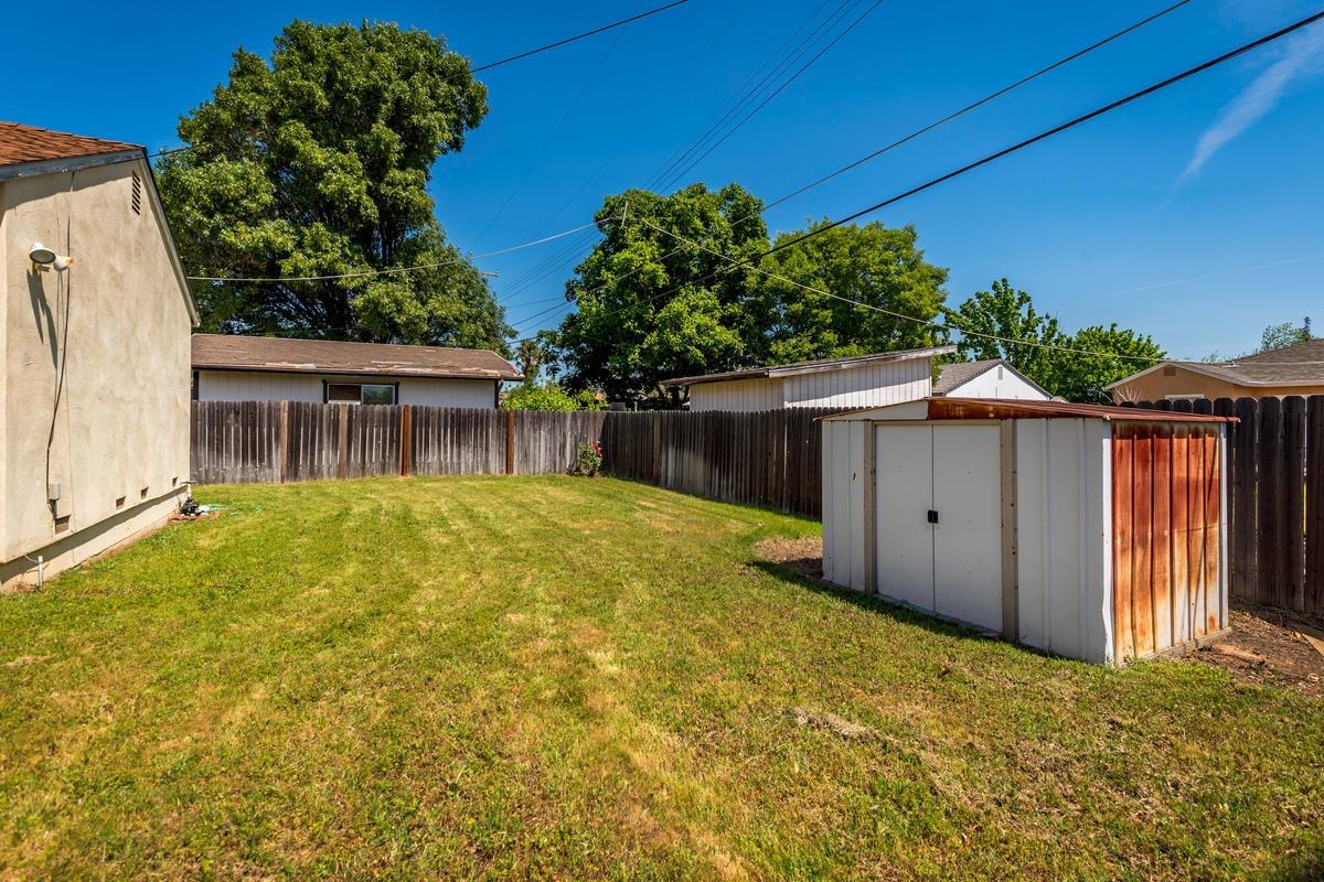 Sold, 3 Bedrooms, 2 Bathrooms, Single Family Home, Sacramento Elder Creek/Fruitridge, 5817 62nd St, Sacramento, CA 95824-3143, Beth Christensen, Dunnigan Realtors, Top Agent