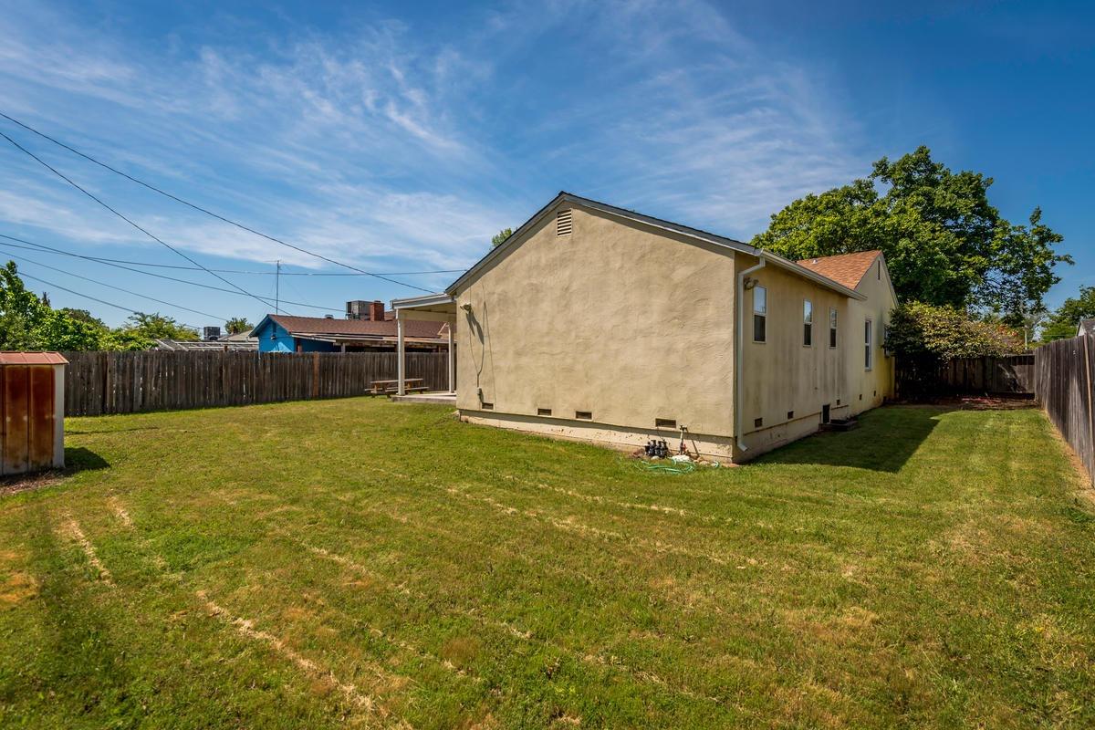 Sold, 3 Bedrooms, 2 Bathrooms, Single Family Home, Sacramento Elder Creek/Fruitridge, 5817 62nd St, Sacramento, CA 95824-3143, Beth Christensen, Dunnigan Realtors, Top Agent