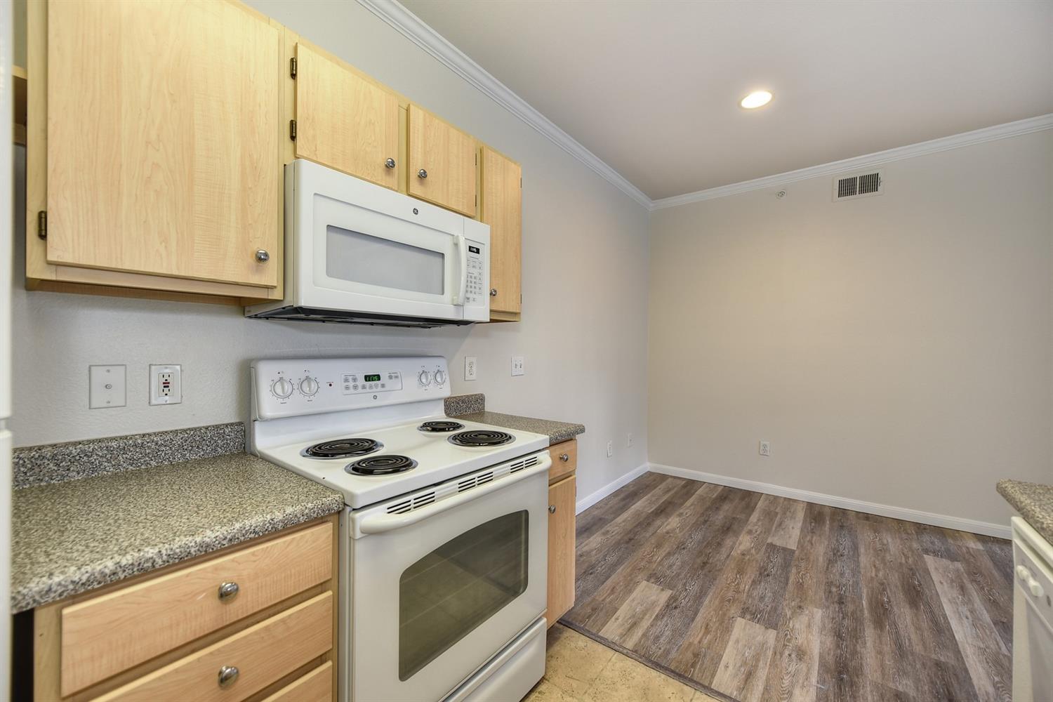 Sold, 1 Bedrooms, 1 Bathrooms, Condominium, Roseville-Central zip 95678, 701 Gibson Dr #1326, Roseville, CA 95678-5731, Beth Christensen, Dunnigan Realtors, Top Agent