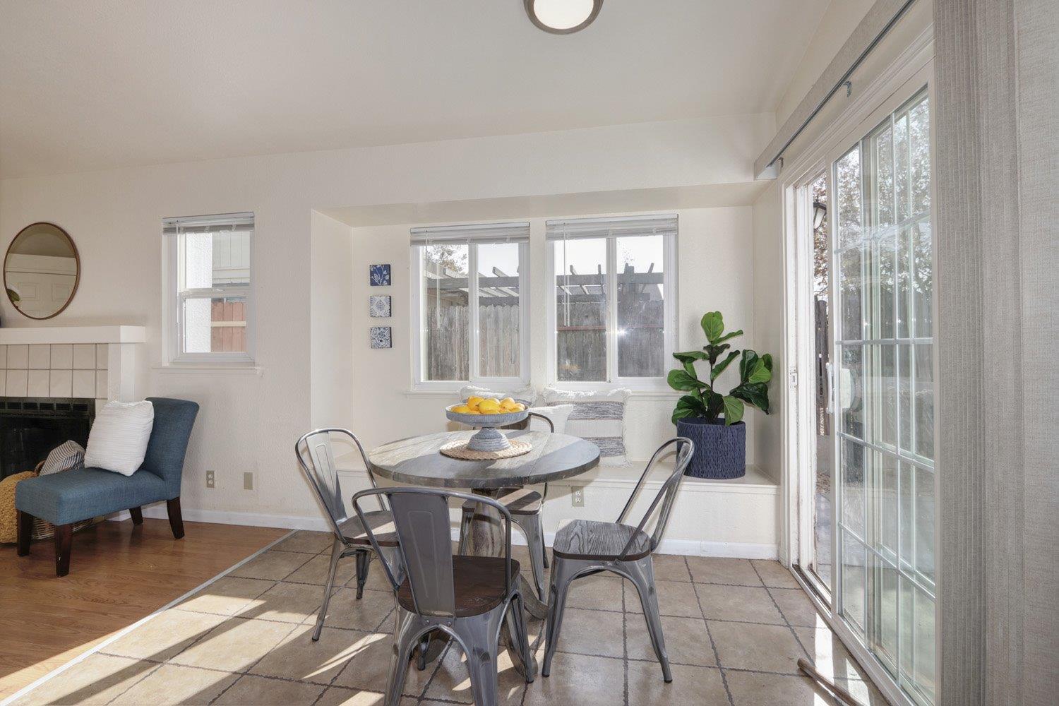 Sold, 3 Bedrooms, 2 Bathrooms, Single Family Home, Sacto Franklin/Freeport/Vicinity, 7528 Delta Pointe Way, Sacramento, CA 95823-3936, Beth Christensen, Dunnigan Realtors, Top Agent