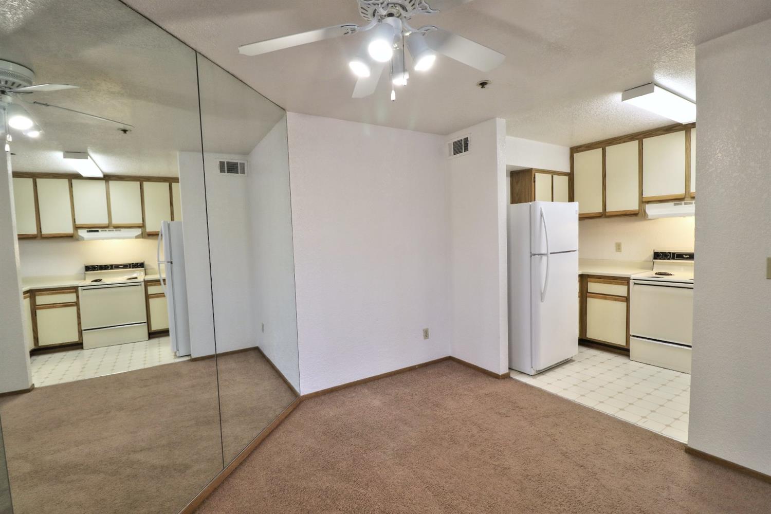 Sold, 2 Bedrooms, 2 Bathrooms, Condominium, Sacto Arden/Arcade Creek/Vicinity, 1019 Dornajo Way #256, Sacramento, CA 95825-7300, Beth Christensen, Dunnigan Realtors, Top Agent