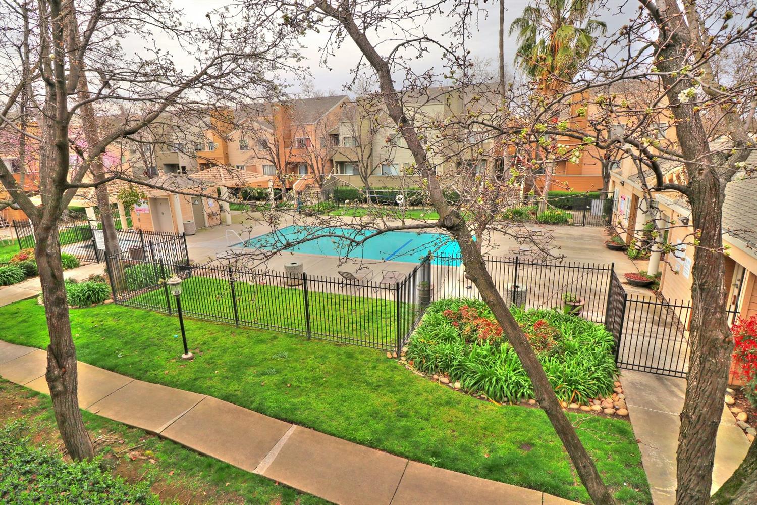 Sold, 2 Bedrooms, 2 Bathrooms, Condominium, Sacto Arden/Arcade Creek/Vicinity, 1019 Dornajo Way #256, Sacramento, CA 95825-7300, Beth Christensen, Dunnigan Realtors, Top Agent