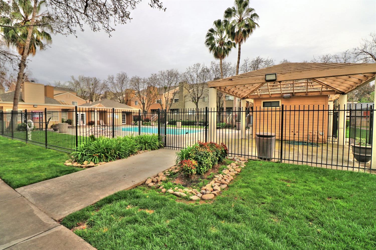 Sold, 2 Bedrooms, 2 Bathrooms, Condominium, Sacto Arden/Arcade Creek/Vicinity, 1019 Dornajo Way #256, Sacramento, CA 95825-7300, Beth Christensen, Dunnigan Realtors, Top Agent