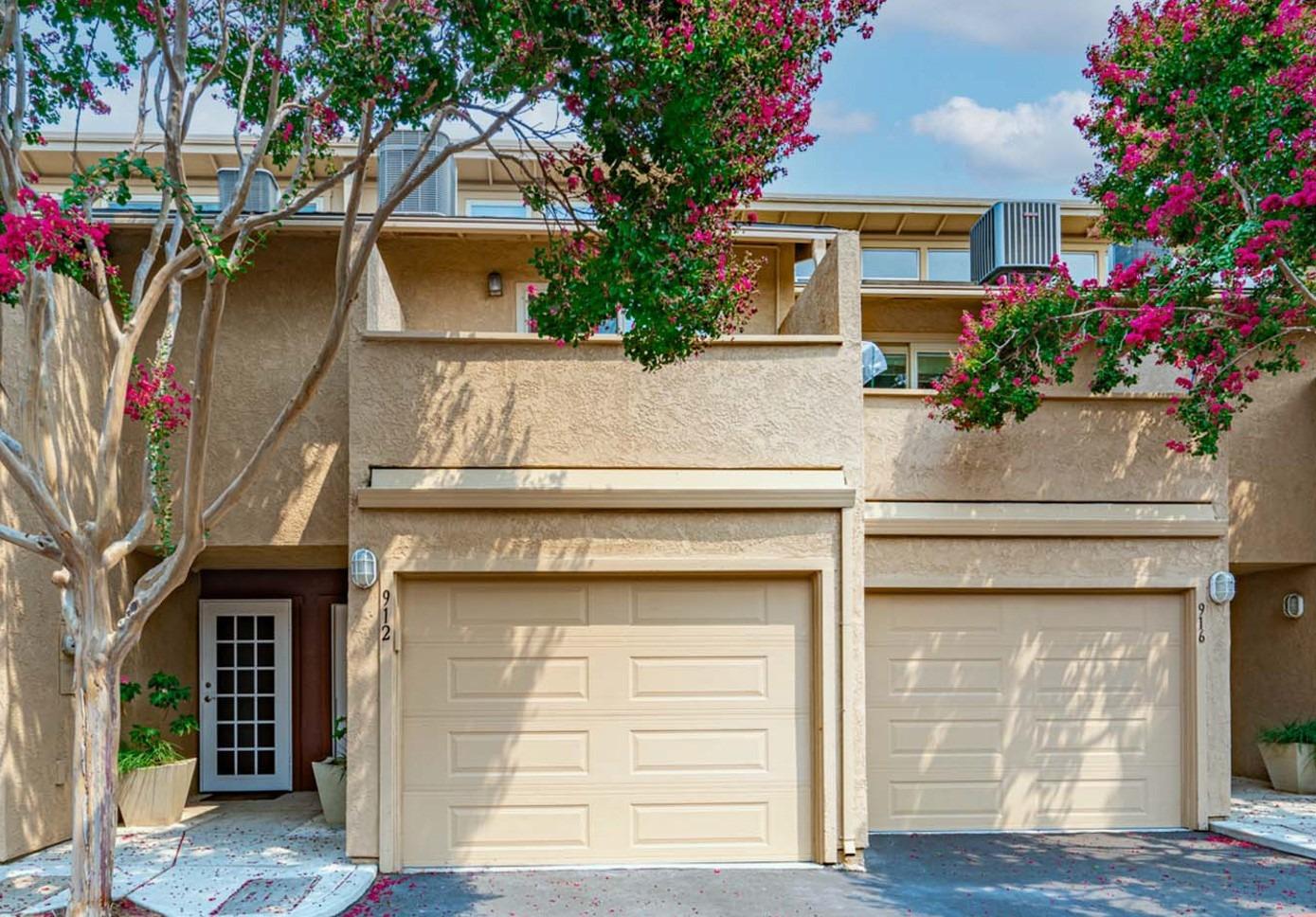 Sold, 2 Bedrooms, 1 Bathrooms,Townhouse, Saratoga Townhomes, Sacramento Midtown, 912 Q St, Sacramento, CA 95811-6416, Beth Christensen, Dunnigan Realtors, Top Agent