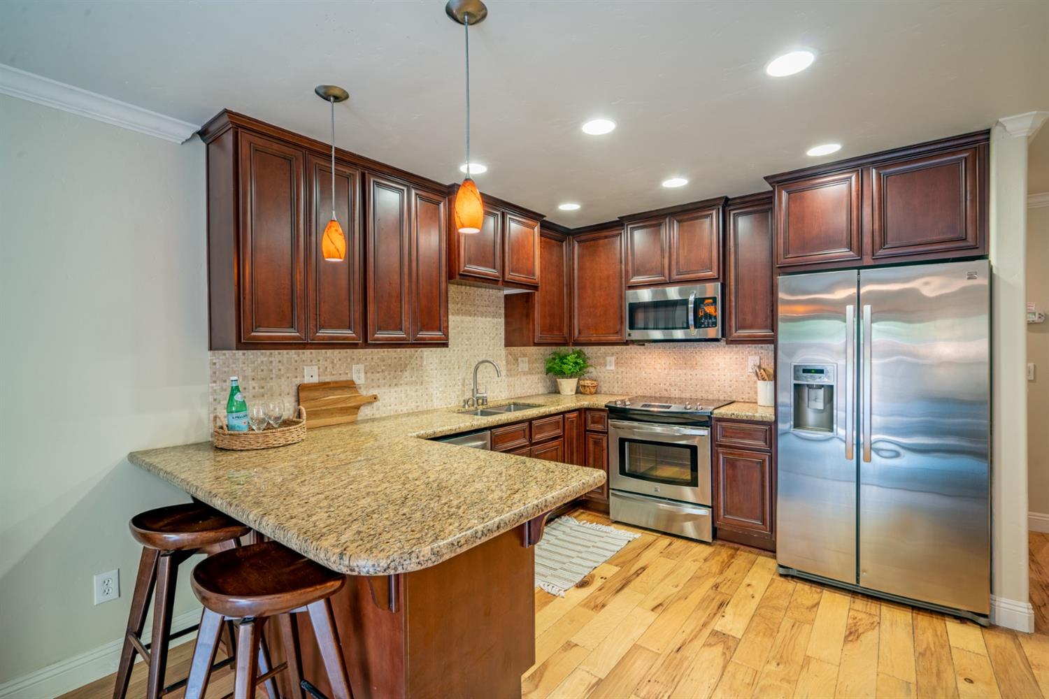 Sold, 2 Bedrooms, 1 Bathrooms,Townhouse, Saratoga Townhomes, Sacramento Midtown, 912 Q St, Sacramento, CA 95811-6416, Beth Christensen, Dunnigan Realtors, Top Agent