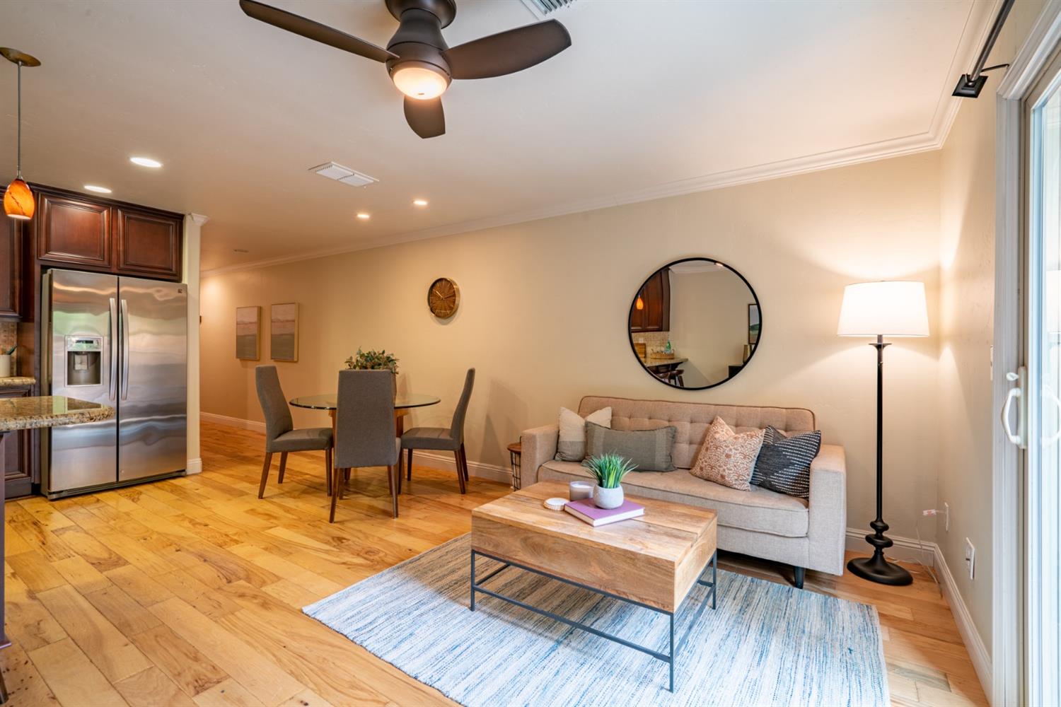 Sold, 2 Bedrooms, 1 Bathrooms,Townhouse, Saratoga Townhomes, Sacramento Midtown, 912 Q St, Sacramento, CA 95811-6416, Beth Christensen, Dunnigan Realtors, Top Agent