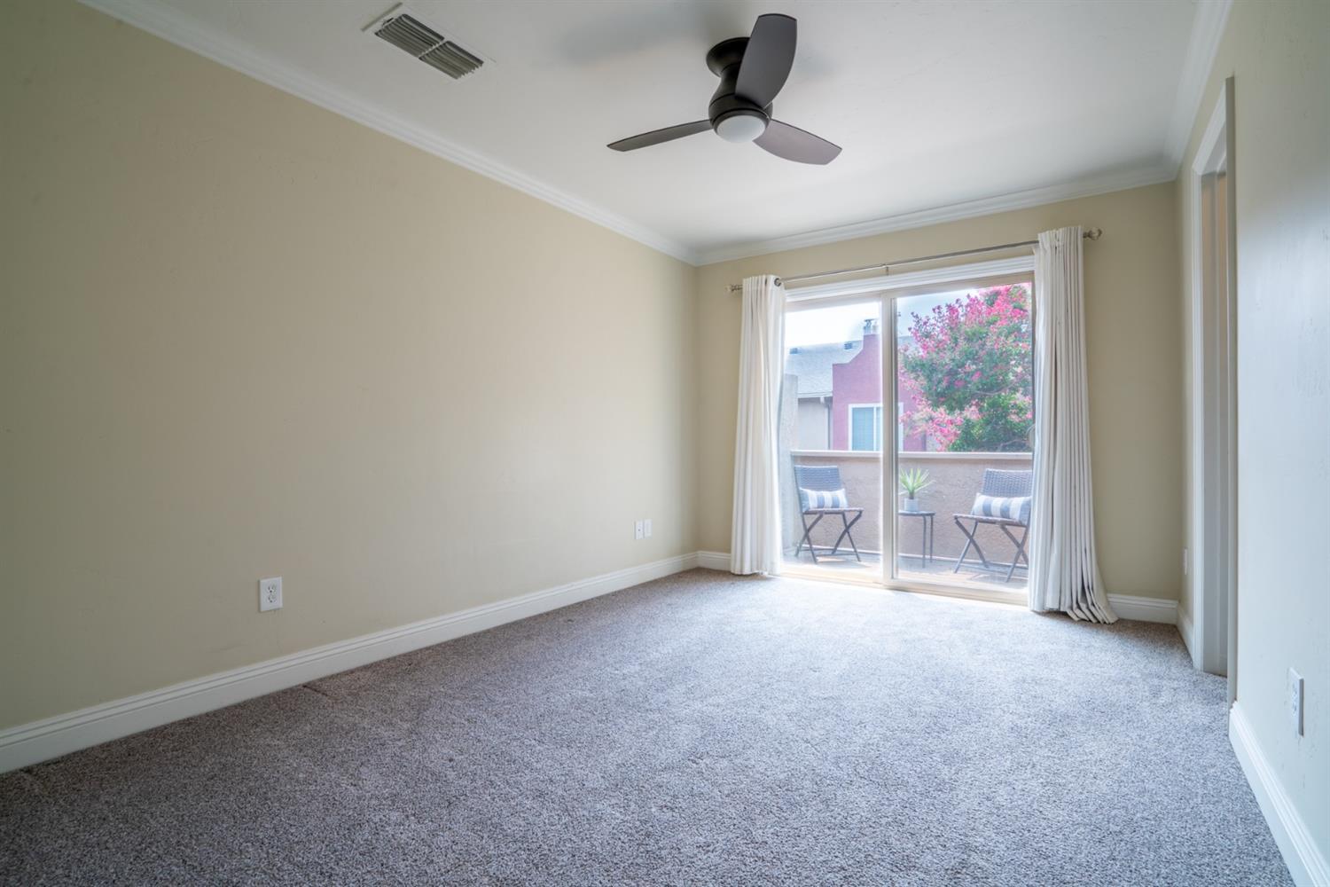 Sold, 2 Bedrooms, 1 Bathrooms,Townhouse, Saratoga Townhomes, Sacramento Midtown, 912 Q St, Sacramento, CA 95811-6416, Beth Christensen, Dunnigan Realtors, Top Agent