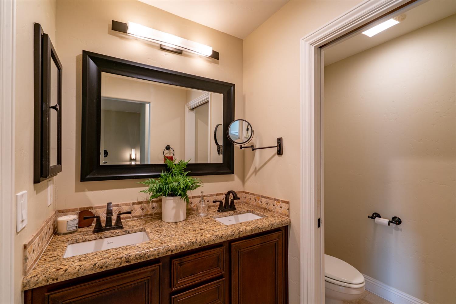 Sold, 2 Bedrooms, 1 Bathrooms,Townhouse, Saratoga Townhomes, Sacramento Midtown, 912 Q St, Sacramento, CA 95811-6416, Beth Christensen, Dunnigan Realtors, Top Agent