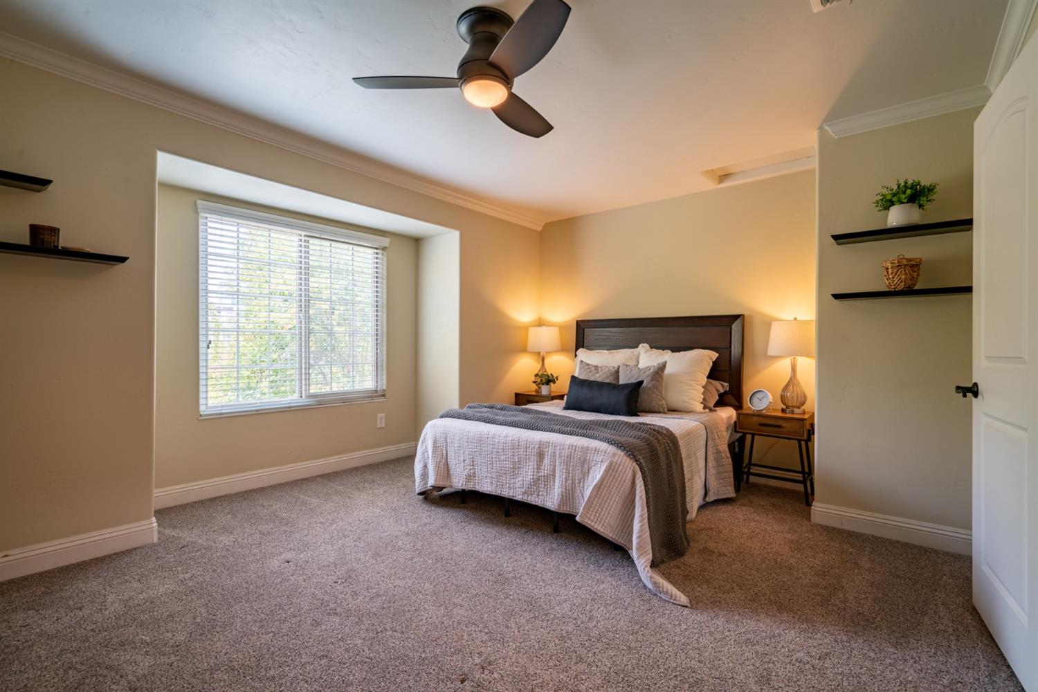 Sold, 2 Bedrooms, 1 Bathrooms,Townhouse, Saratoga Townhomes, Sacramento Midtown, 912 Q St, Sacramento, CA 95811-6416, Beth Christensen, Dunnigan Realtors, Top Agent