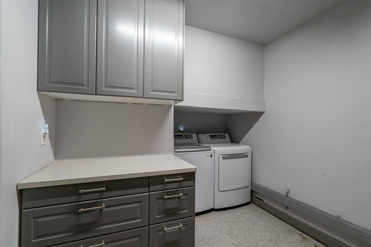 Sold, 2 Bedrooms, 1 Bathrooms,Townhouse, Saratoga Townhomes, Sacramento Midtown, 912 Q St, Sacramento, CA 95811-6416, Beth Christensen, Dunnigan Realtors, Top Agent