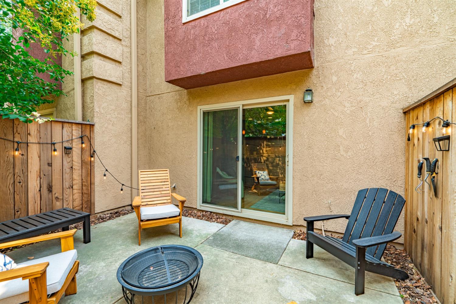 Sold, 2 Bedrooms, 1 Bathrooms,Townhouse, Saratoga Townhomes, Sacramento Midtown, 912 Q St, Sacramento, CA 95811-6416, Beth Christensen, Dunnigan Realtors, Top Agent