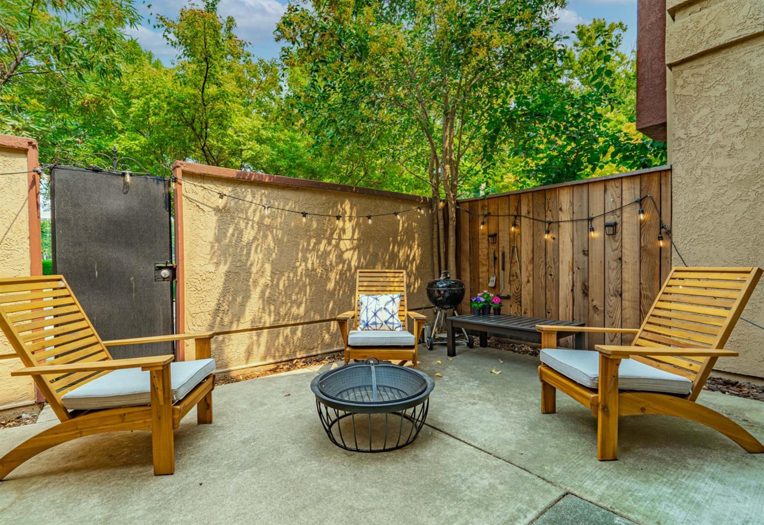 Sold, 2 Bedrooms, 1 Bathrooms,Townhouse, Saratoga Townhomes, Sacramento Midtown, 912 Q St, Sacramento, CA 95811-6416, Beth Christensen, Dunnigan Realtors, Top Agent
