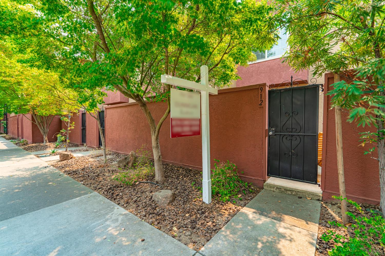 Sold, 2 Bedrooms, 1 Bathrooms,Townhouse, Saratoga Townhomes, Sacramento Midtown, 912 Q St, Sacramento, CA 95811-6416, Beth Christensen, Dunnigan Realtors, Top Agent