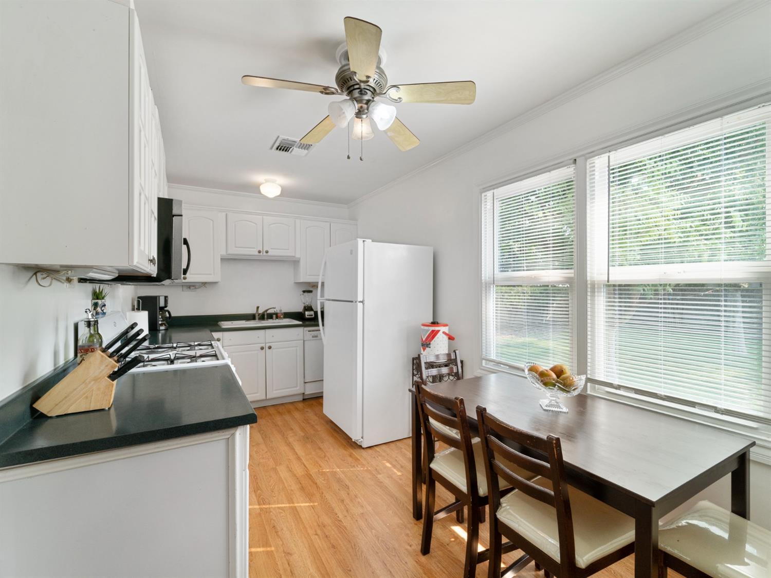 Sold, 2 Bedrooms, 1 Bathrooms, Single Family Home, Sacramento Elder Creek/Fruitridge, 5643 Sampson Blvd, Sacramento, CA 95824-1418, Beth Christensen, Dunnigan Realtors, Top Agent