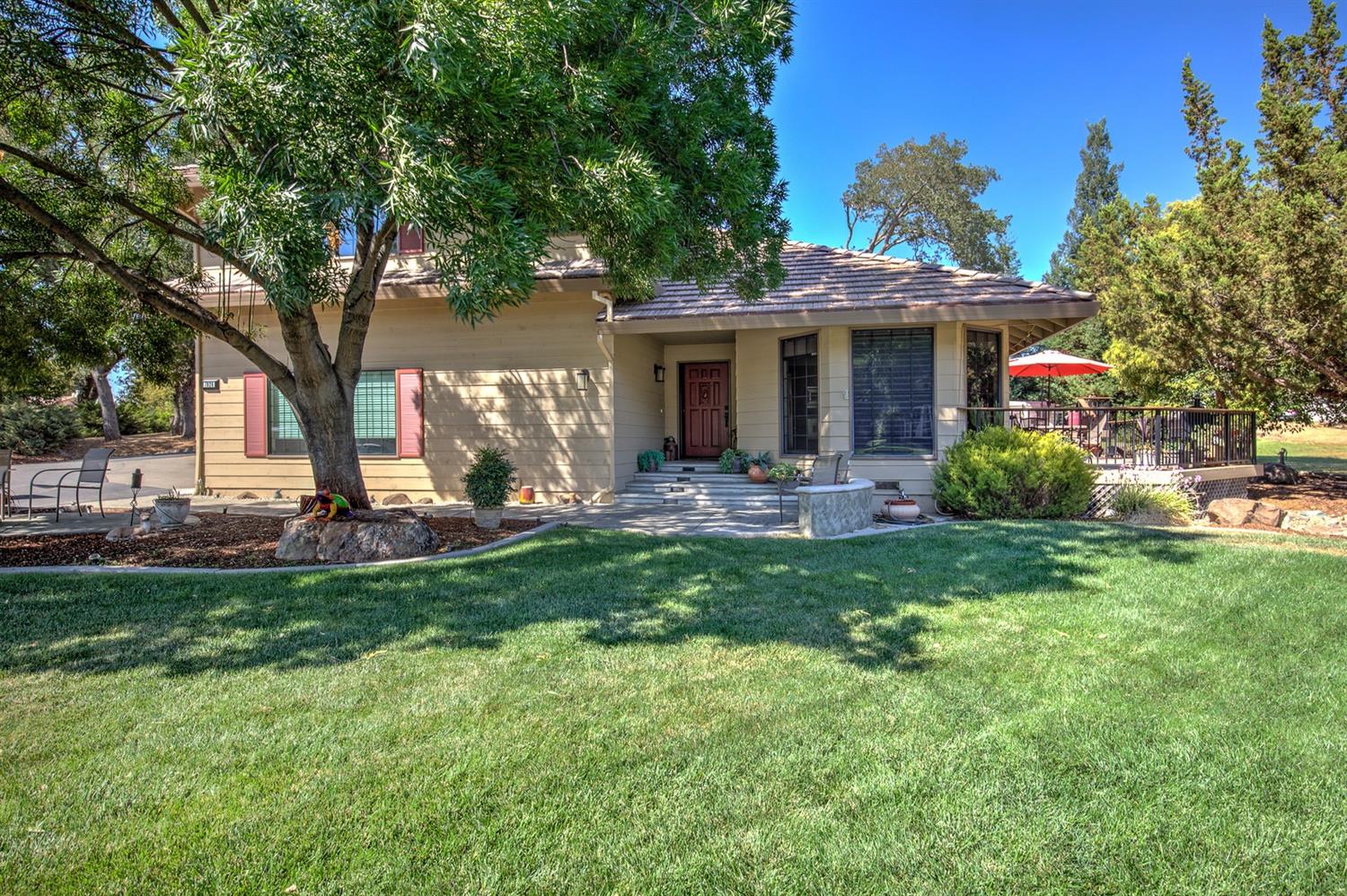 Sold, 3 Bedrooms, 3 Bathrooms, Single Family Home, Rancho Murieta, 7020 Pescado, Rancho Murieta, CA 95683, Beth Christensen, Dunnigan Realtors, Top Agent
