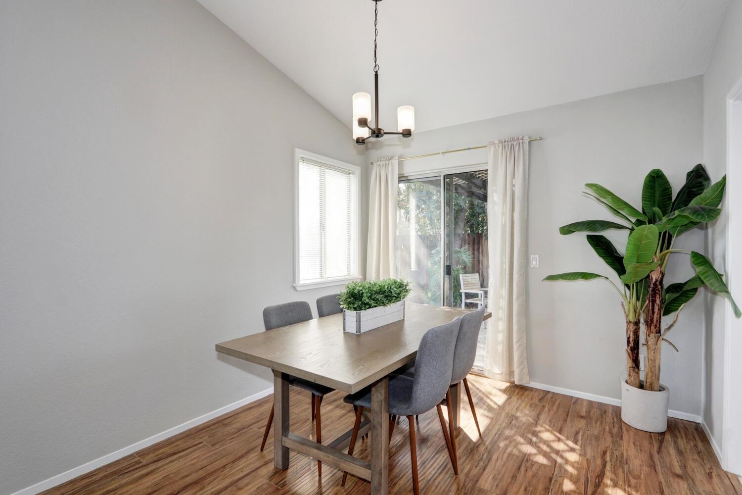 Sold, 3 Bedrooms, 2 Bathrooms, Single Family Home, Citrus Heights, 6116 Sandwood Ct, Citrus Heights, CA 95621-0962, Beth Christensen, Dunnigan Realtors, Top Agent