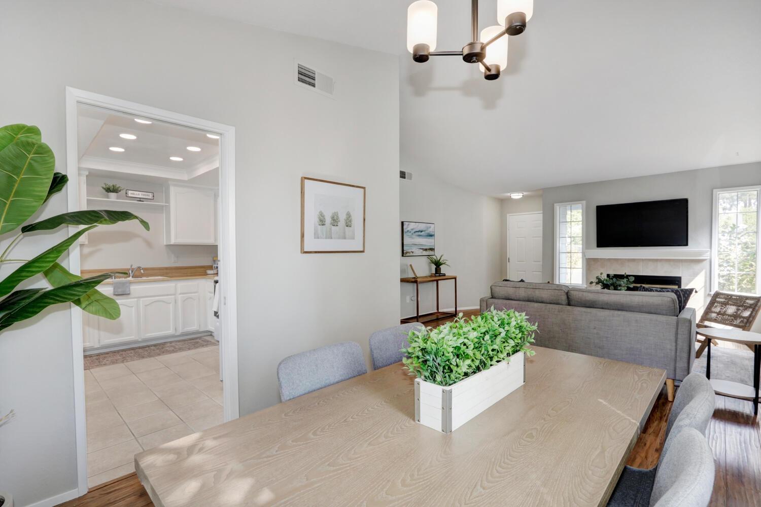 Sold, 3 Bedrooms, 2 Bathrooms, Single Family Home, Citrus Heights, 6116 Sandwood Ct, Citrus Heights, CA 95621-0962, Beth Christensen, Dunnigan Realtors, Top Agent