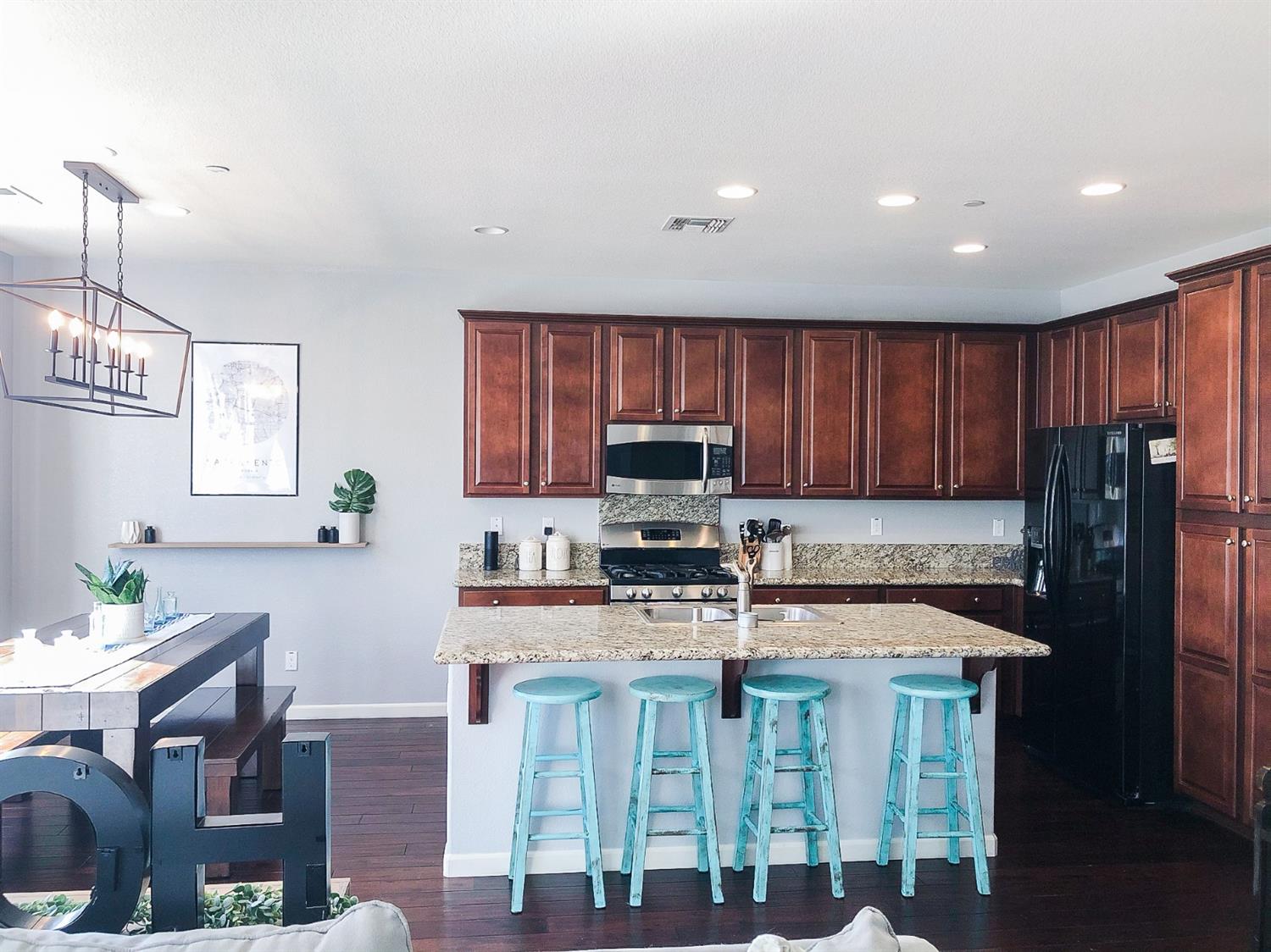 Sold, 4 Bedrooms, 2 Bathrooms, Single Family Home, Sacramento Florin & Vicinity, 9554 Alder Creek Drive, Sacramento, CA 95829-9369, Beth Christensen, Dunnigan Realtors, Top Agent Sold, 4 Bedrooms, 2 Bathrooms, Single Family Home, Sacramento Florin & Vicinity, 9554 Alder Creek Drive, Sacramento, CA 95829-9369, Beth Christensen, Dunnigan Realtors, Top Agent