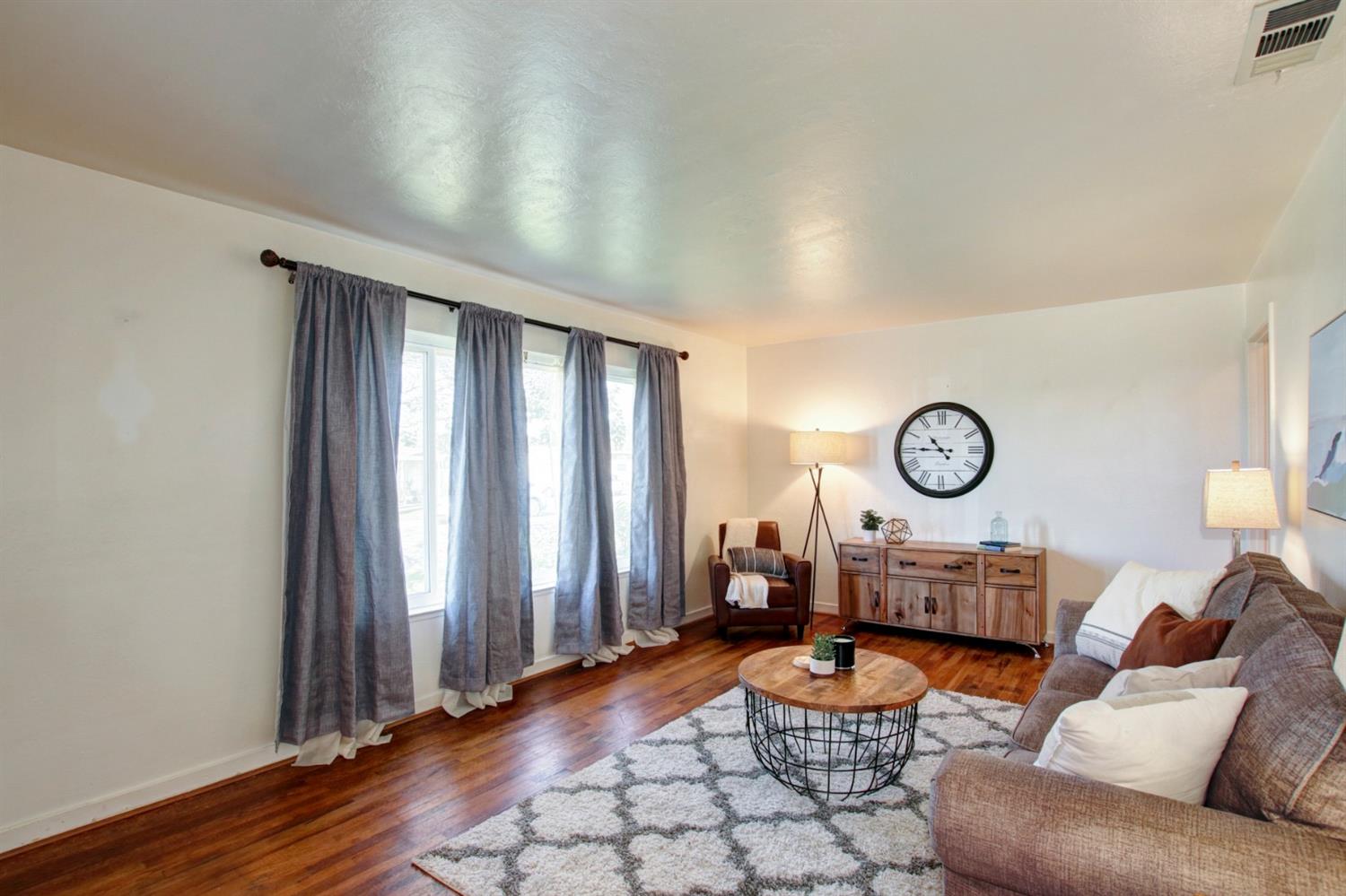 Sold, 3 Bedrooms, 1 Bathrooms, Single Family Home, Sacramento Elder Creek/Fruitridge, 5755 62nd St, Sacramento, CA 95824-1825, Beth Christensen, Dunnigan Realtors, Top Agent