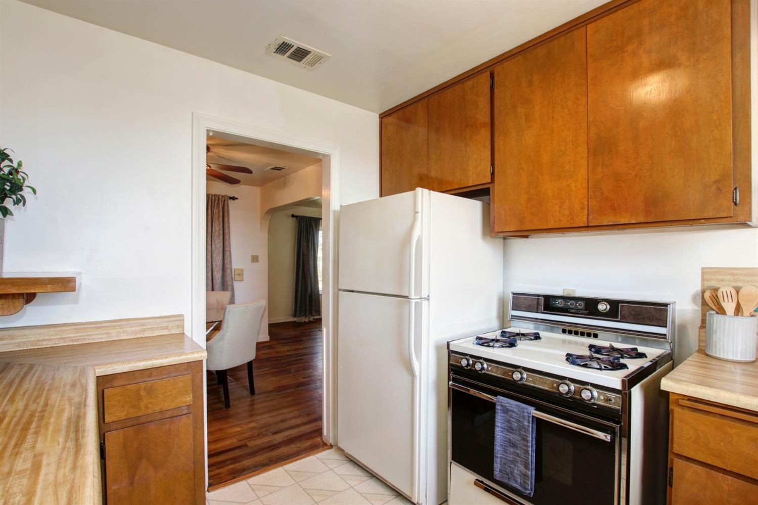 Sold, 3 Bedrooms, 1 Bathrooms, Single Family Home, Sacramento Elder Creek/Fruitridge, 5755 62nd St, Sacramento, CA 95824-1825, Beth Christensen, Dunnigan Realtors, Top Agent