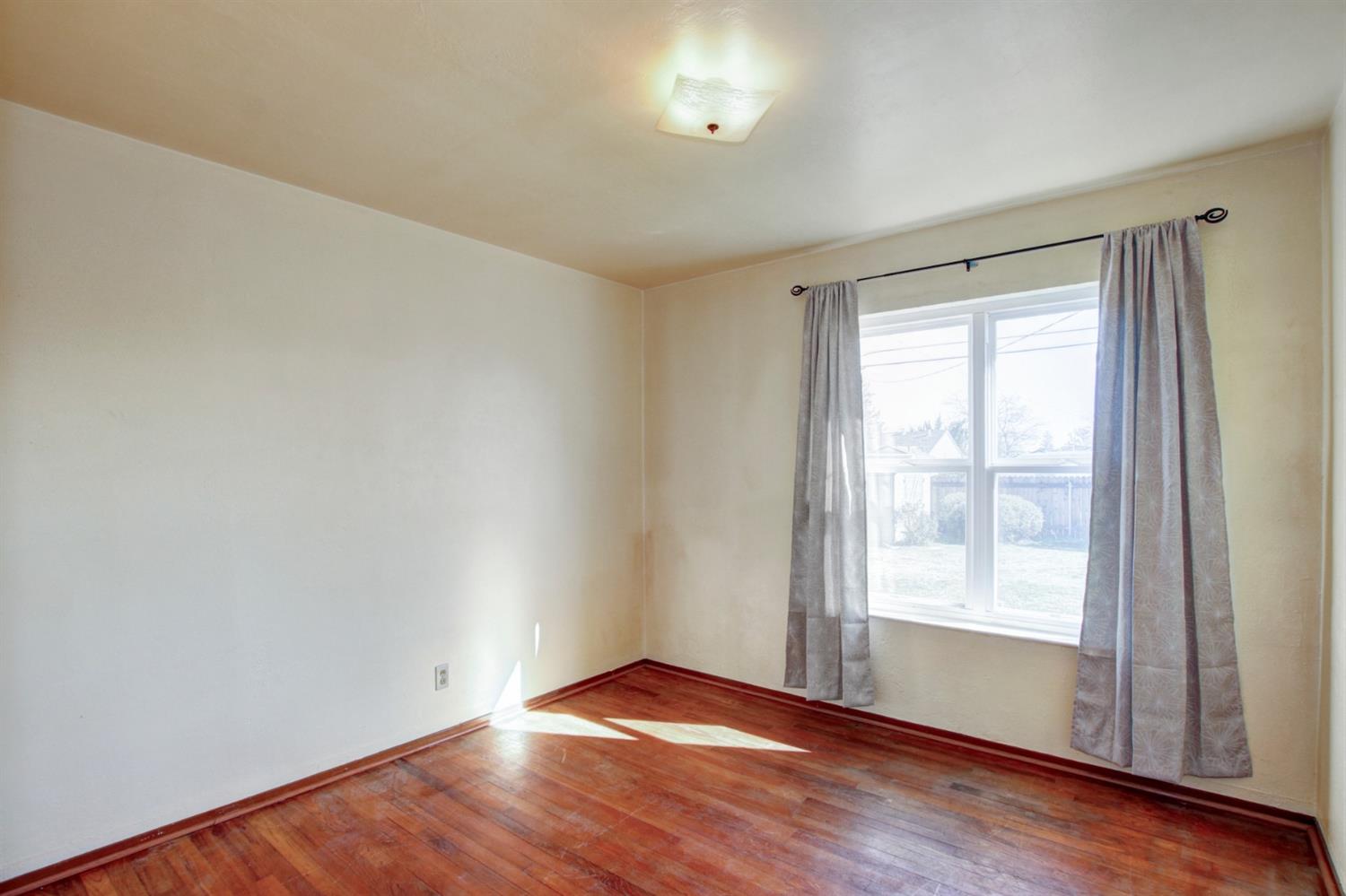 Sold, 3 Bedrooms, 1 Bathrooms, Single Family Home, Sacramento Elder Creek/Fruitridge, 5755 62nd St, Sacramento, CA 95824-1825, Beth Christensen, Dunnigan Realtors, Top Agent