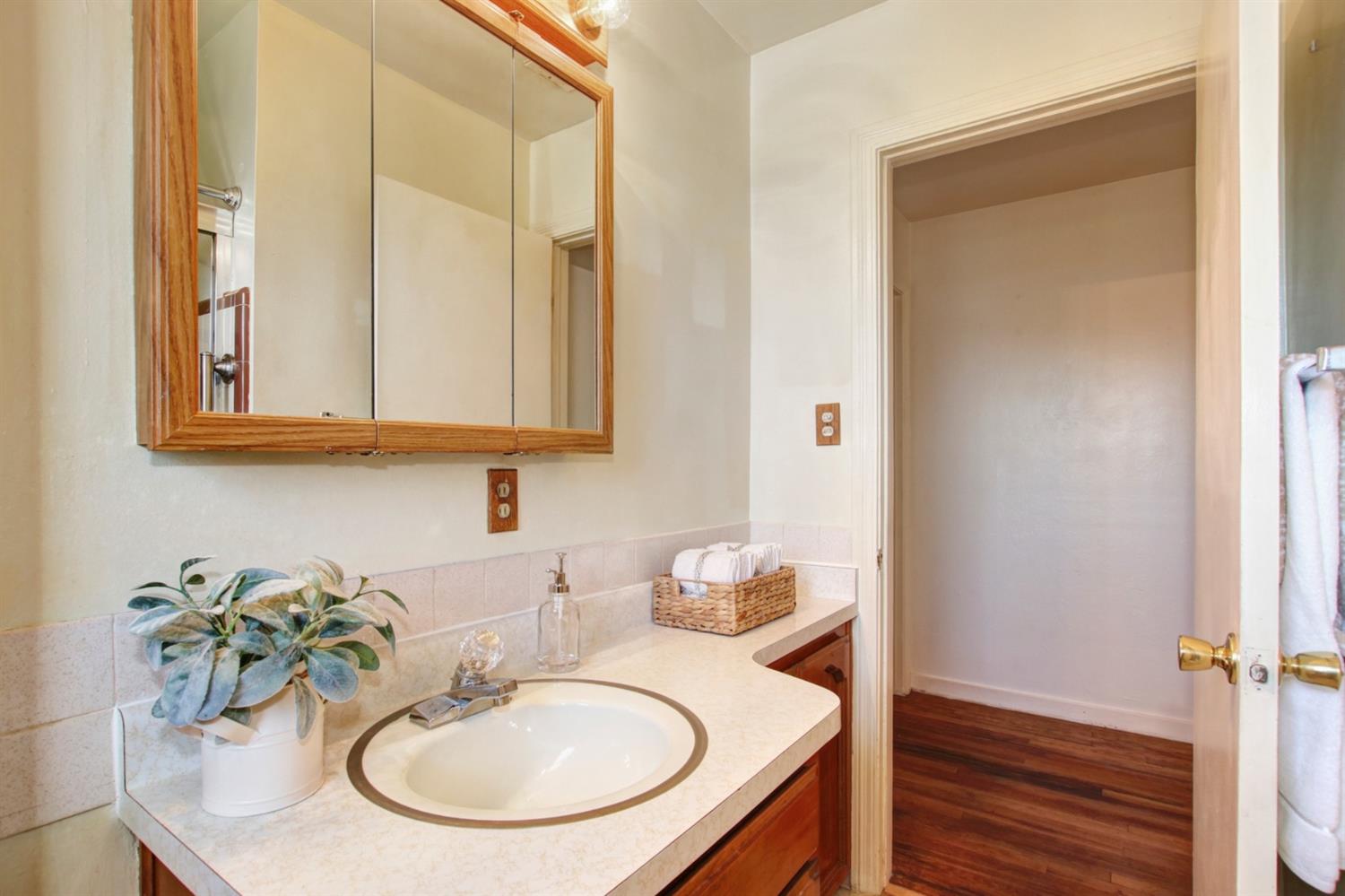 Sold, 3 Bedrooms, 1 Bathrooms, Single Family Home, Sacramento Elder Creek/Fruitridge, 5755 62nd St, Sacramento, CA 95824-1825, Beth Christensen, Dunnigan Realtors, Top Agent