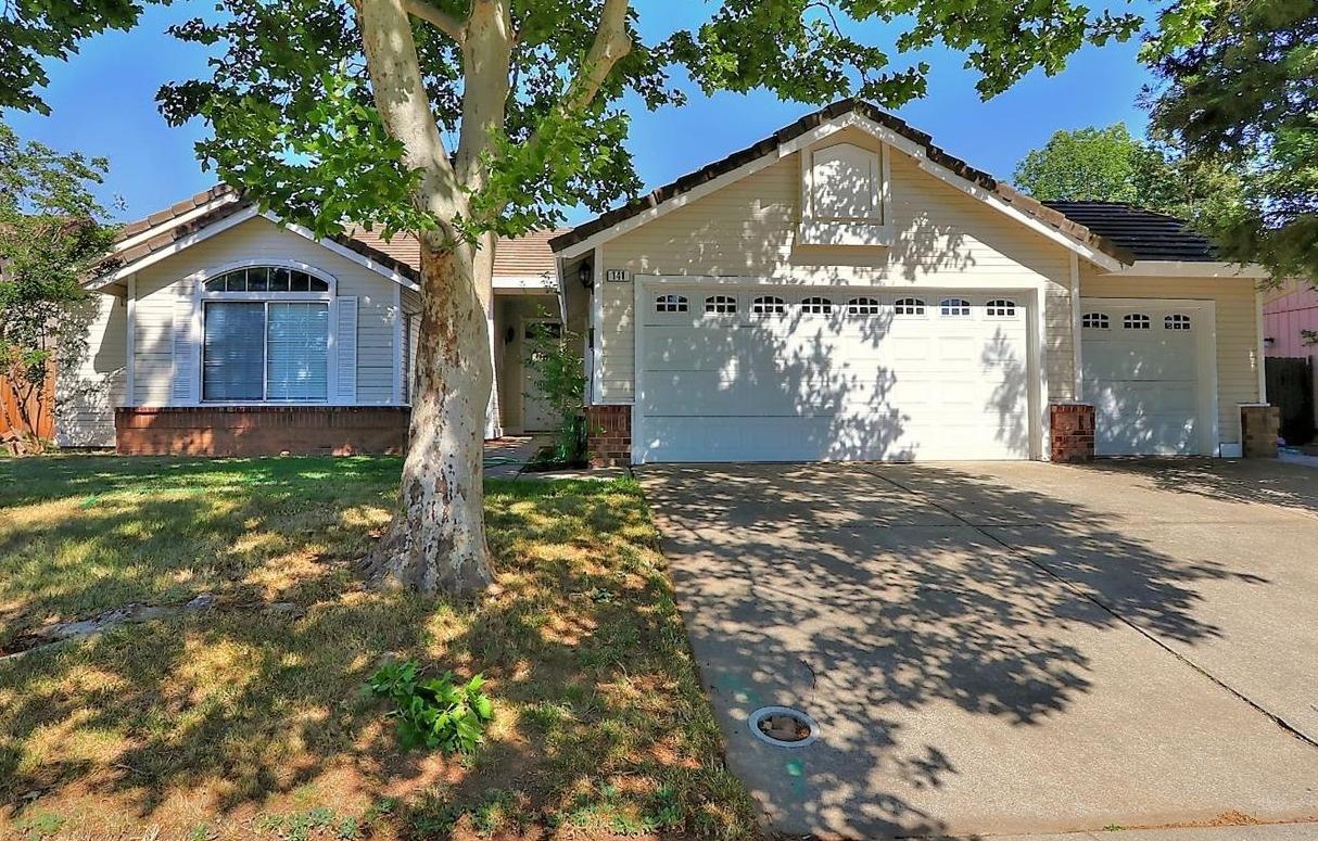 Sold, 3 Bedrooms, 2 Bathrooms, Single Family Home, Galt, 141 S Emerald Oak Dr, Galt, CA 95632-2640, Beth Christensen, Dunnigan Realtors, Top Agent