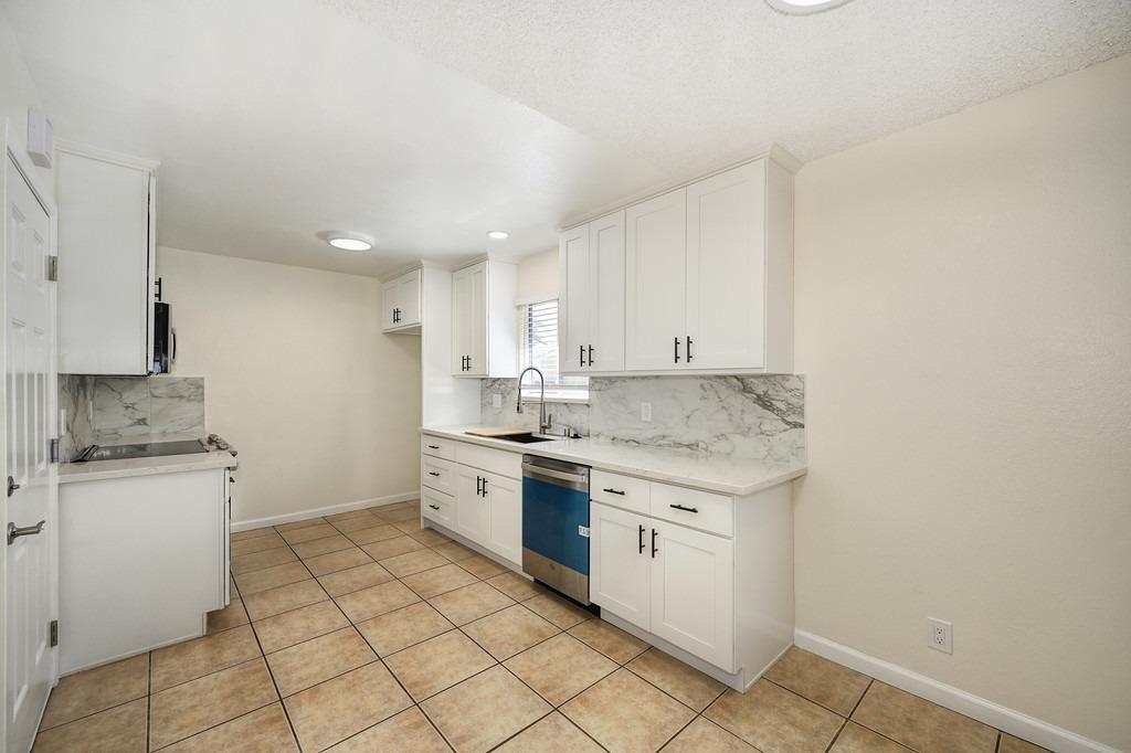 Sold, 3 Bedrooms, 2 Bathrooms, Single Family Home, Rancho Cordova/Gold River, 2324 Byrd Dr, Rancho Cordova, CA 95670-3912, Beth Christensen, Dunnigan Realtors, Top Agent