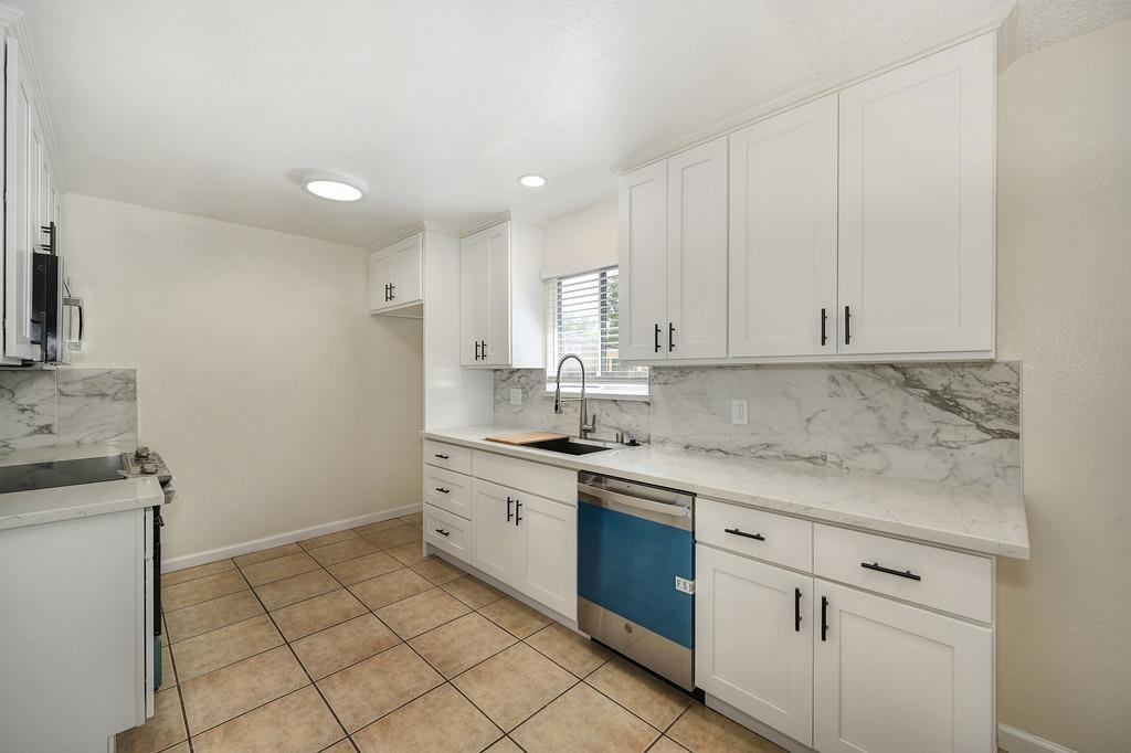 Sold, 3 Bedrooms, 2 Bathrooms, Single Family Home, Rancho Cordova/Gold River, 2324 Byrd Dr, Rancho Cordova, CA 95670-3912, Beth Christensen, Dunnigan Realtors, Top Agent