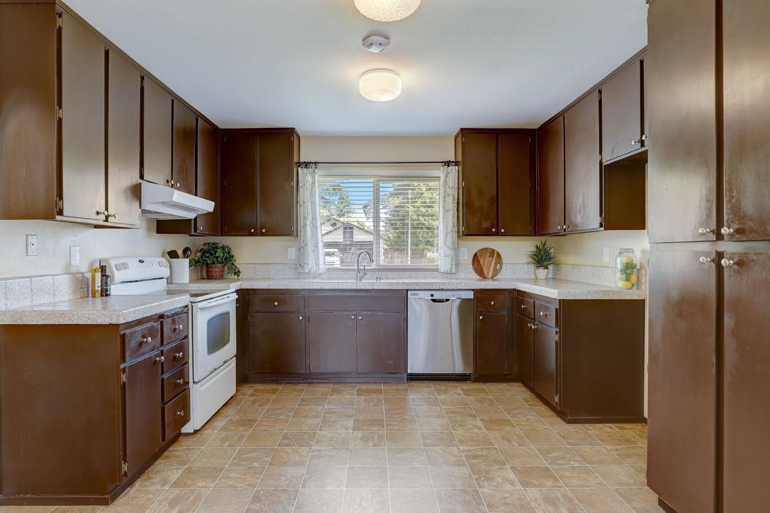 Sold, 3 Bedrooms, 2 Bathrooms, Single Family Home, No Sacto/Natomas/Del Paso Heights, 1350 Foxboro Way, Sacramento, CA 95833-1021, Beth Christensen, Dunnigan Realtors, Top Agent Sold, 3 Bedrooms, 2 Bathrooms, Single Family Home, No Sacto/Natomas/Del Paso Heights, 1350 Foxboro Way, Sacramento, CA 95833-1021, Beth Christensen, Dunnigan Realtors, Top Agent