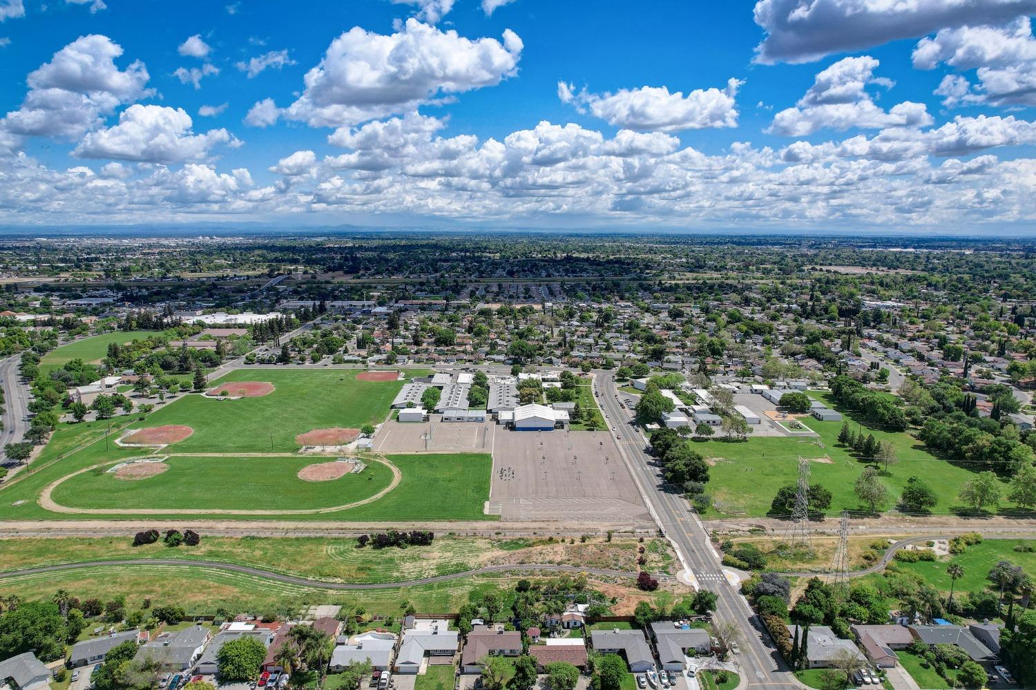 Sold, 3 Bedrooms, 2 Bathrooms, Single Family Home, No Sacto/Natomas/Del Paso Heights, 1350 Foxboro Way, Sacramento, CA 95833-1021, Beth Christensen, Dunnigan Realtors, Top Agent