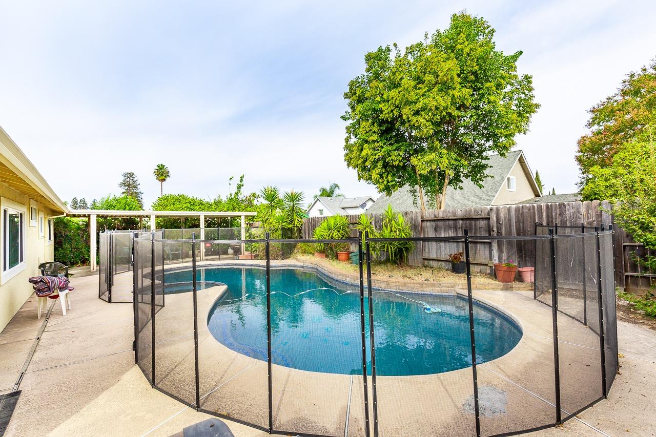 Sold, 3 Bedrooms, 2 Bathrooms, Single Family Home, Citrus Heights, 6107 Ledgewood Way, Citrus Heights, CA 95621-0928, Beth Christensen, Dunnigan Realtors, Top Agent