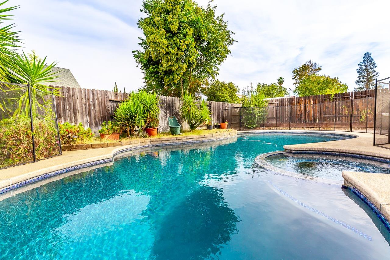 Sold, 3 Bedrooms, 2 Bathrooms, Single Family Home, Citrus Heights, 6107 Ledgewood Way, Citrus Heights, CA 95621-0928, Beth Christensen, Dunnigan Realtors, Top Agent