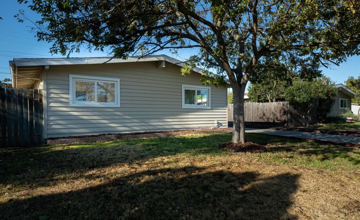 Sold, 4 Bedrooms, 2 Bathrooms, Single Family Home, North Highlands& Vicinity, 6449 Larchmont Dr, North Highlands, CA 95660-3852, Beth Christensen, Dunnigan Realtors, Top Agent