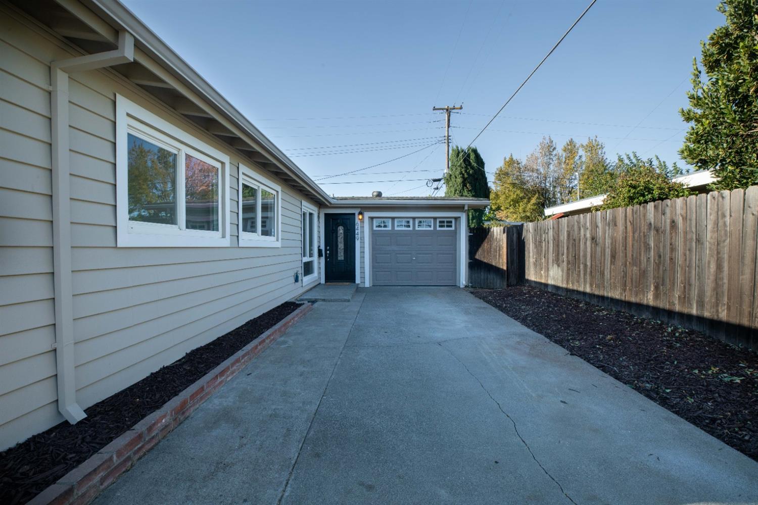 Sold, 4 Bedrooms, 2 Bathrooms, Single Family Home, North Highlands& Vicinity, 6449 Larchmont Dr, North Highlands, CA 95660-3852, Beth Christensen, Dunnigan Realtors, Top Agent