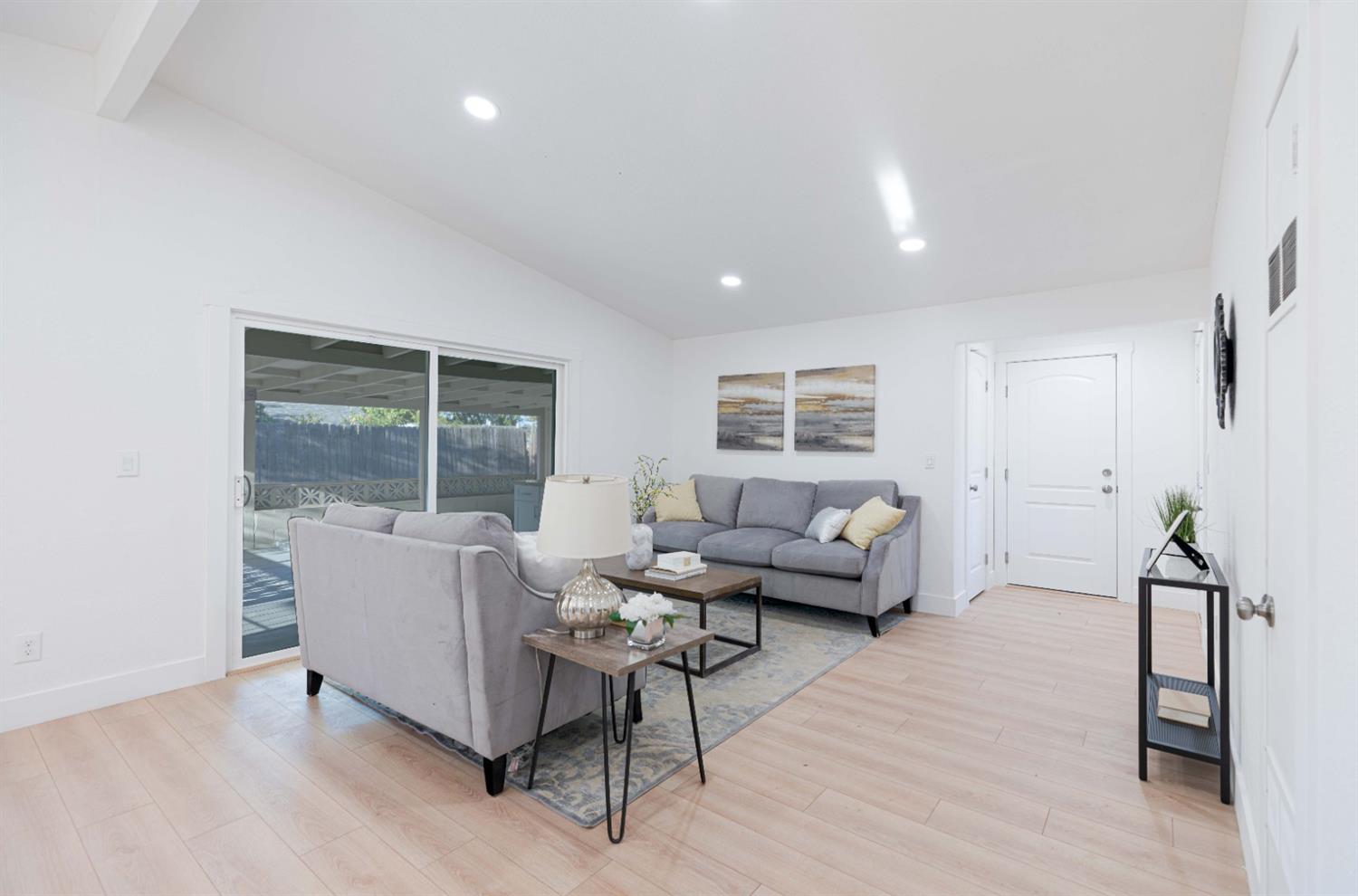 Sold, 4 Bedrooms, 2 Bathrooms, Single Family Home, North Highlands& Vicinity, 6449 Larchmont Dr, North Highlands, CA 95660-3852, Beth Christensen, Dunnigan Realtors, Top Agent