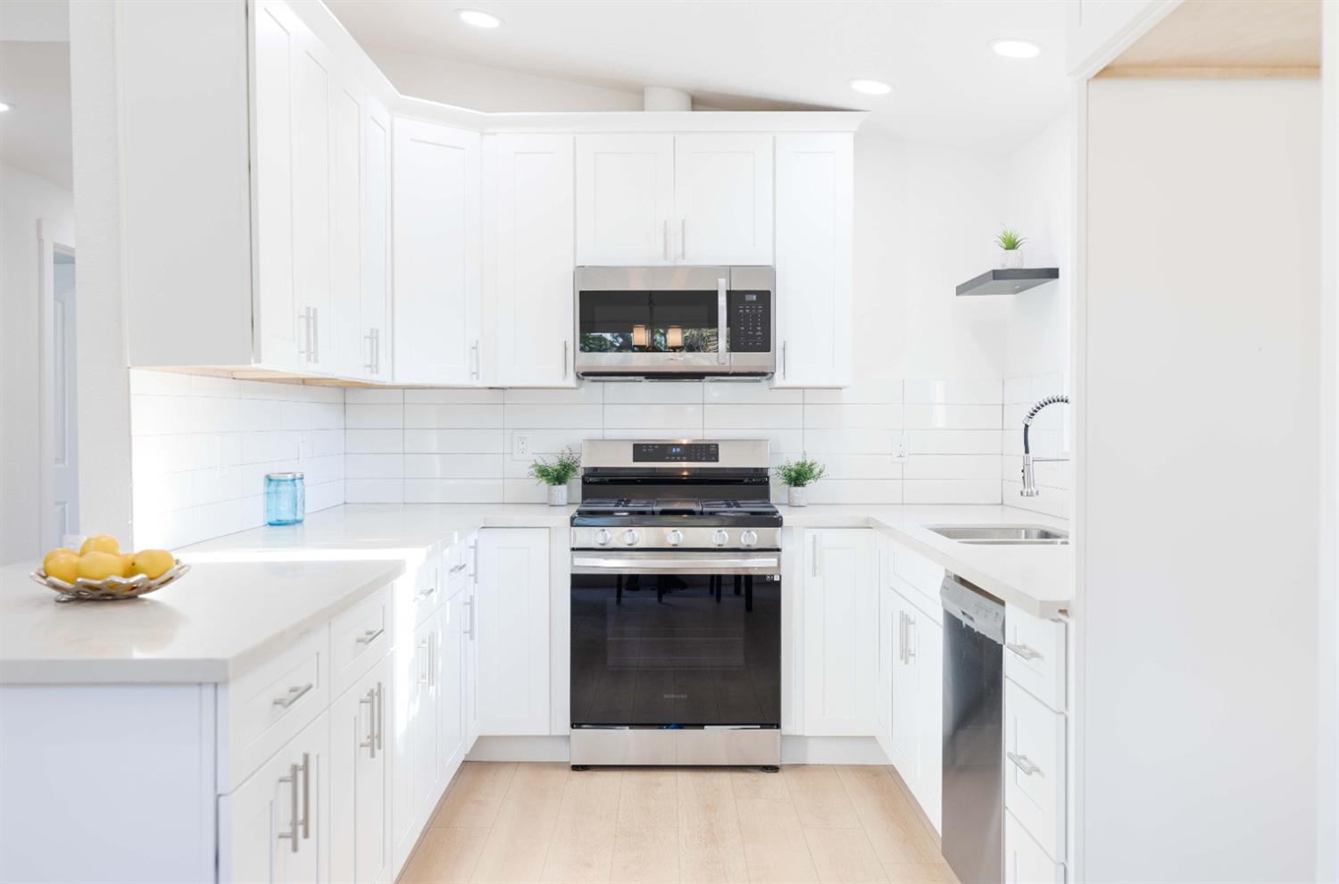 Sold, 4 Bedrooms, 2 Bathrooms, Single Family Home, North Highlands& Vicinity, 6449 Larchmont Dr, North Highlands, CA 95660-3852, Beth Christensen, Dunnigan Realtors, Top Agent