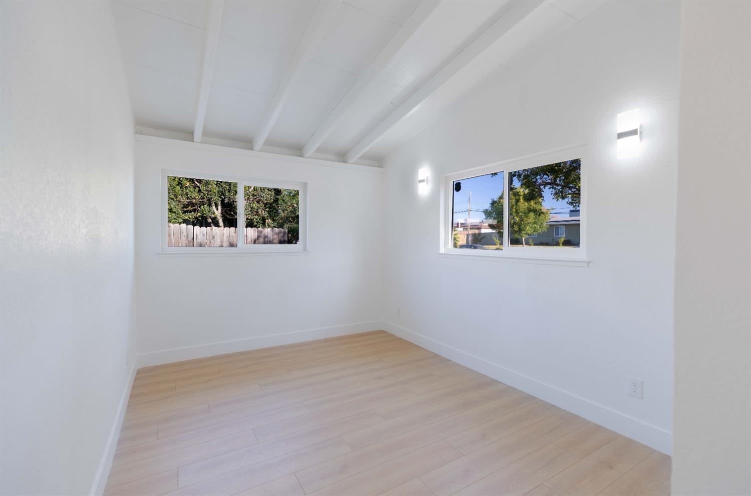 Sold, 4 Bedrooms, 2 Bathrooms, Single Family Home, North Highlands& Vicinity, 6449 Larchmont Dr, North Highlands, CA 95660-3852, Beth Christensen, Dunnigan Realtors, Top Agent