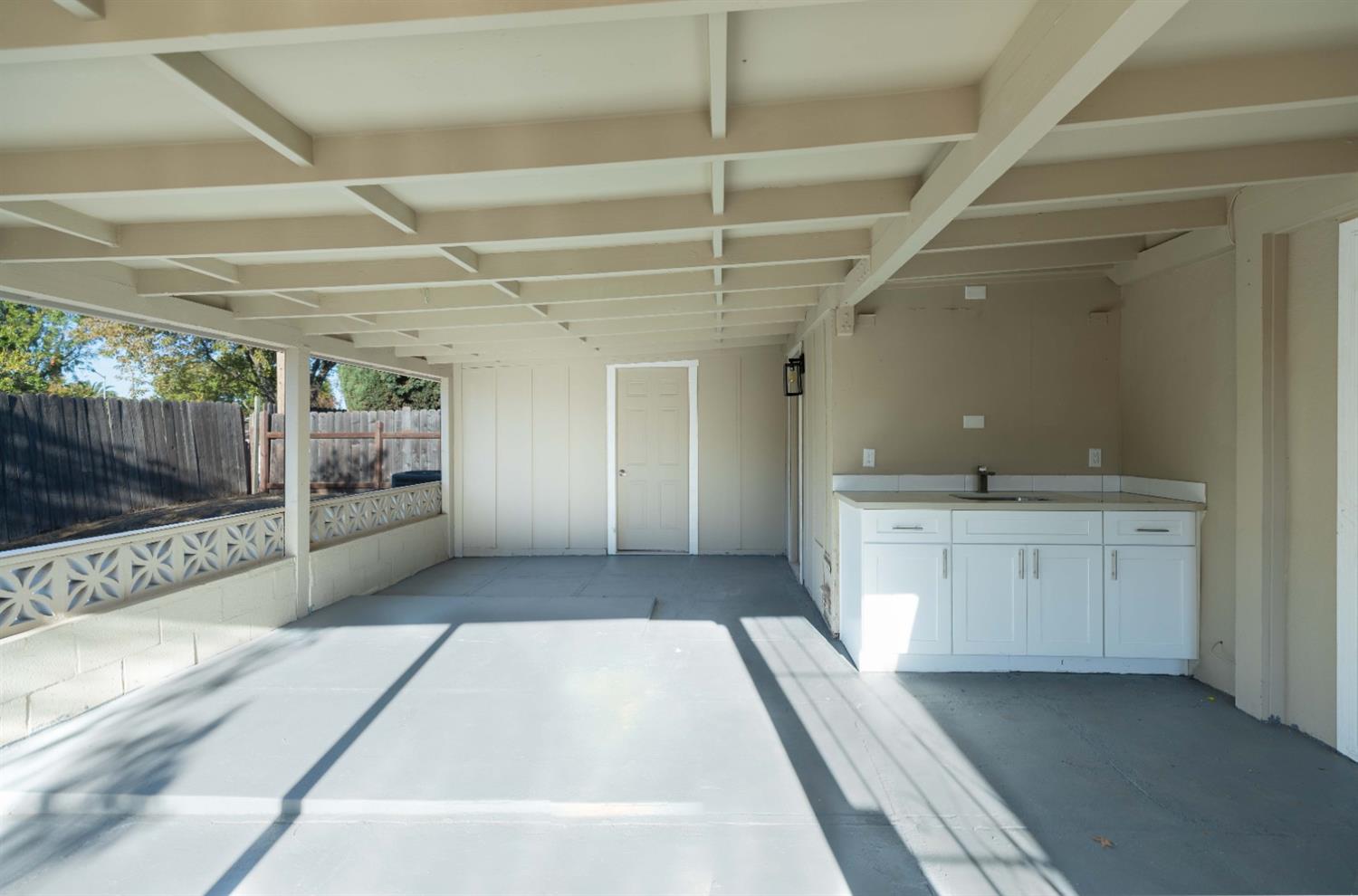 Sold, 4 Bedrooms, 2 Bathrooms, Single Family Home, North Highlands& Vicinity, 6449 Larchmont Dr, North Highlands, CA 95660-3852, Beth Christensen, Dunnigan Realtors, Top Agent