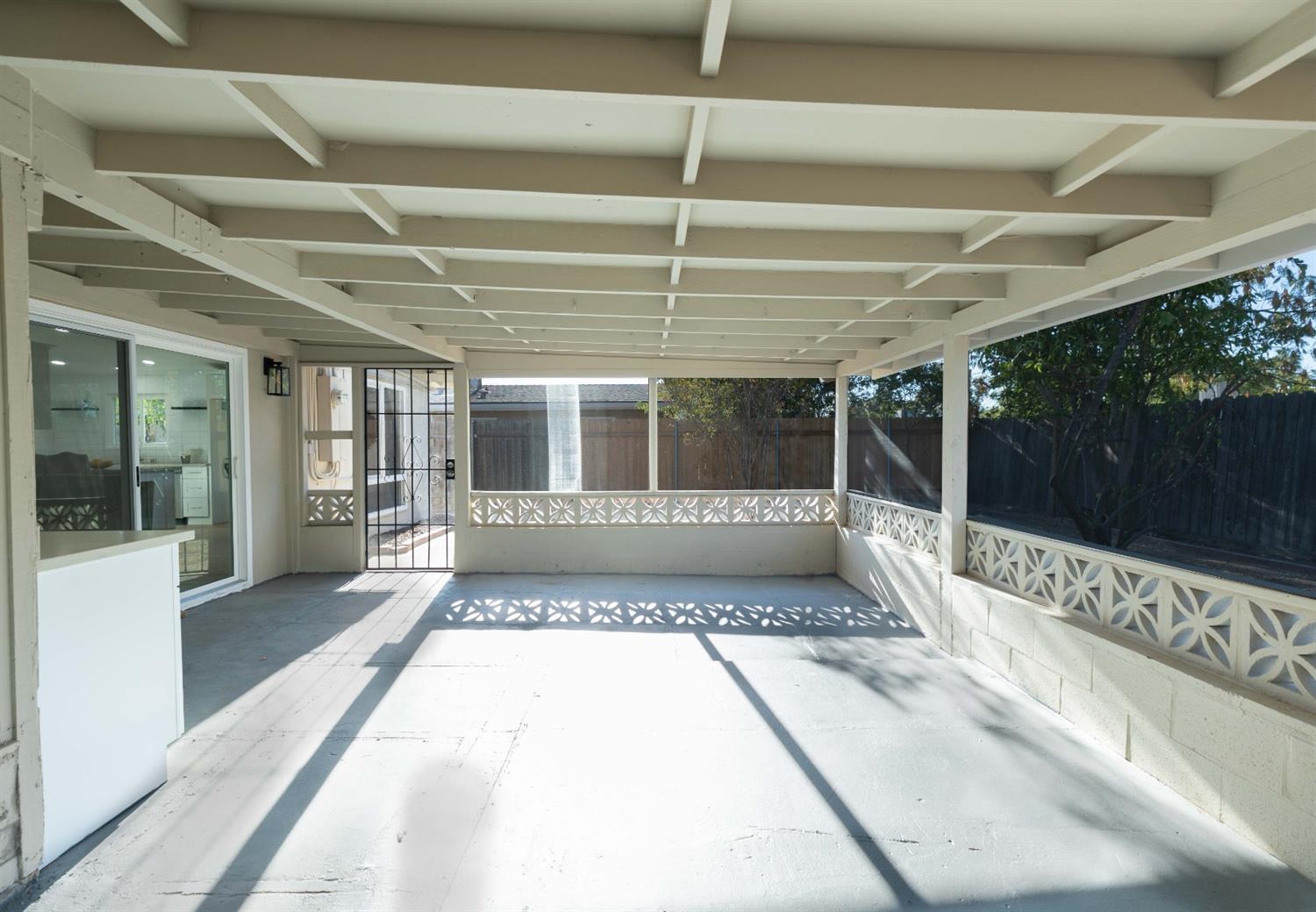 Sold, 4 Bedrooms, 2 Bathrooms, Single Family Home, North Highlands& Vicinity, 6449 Larchmont Dr, North Highlands, CA 95660-3852, Beth Christensen, Dunnigan Realtors, Top Agent