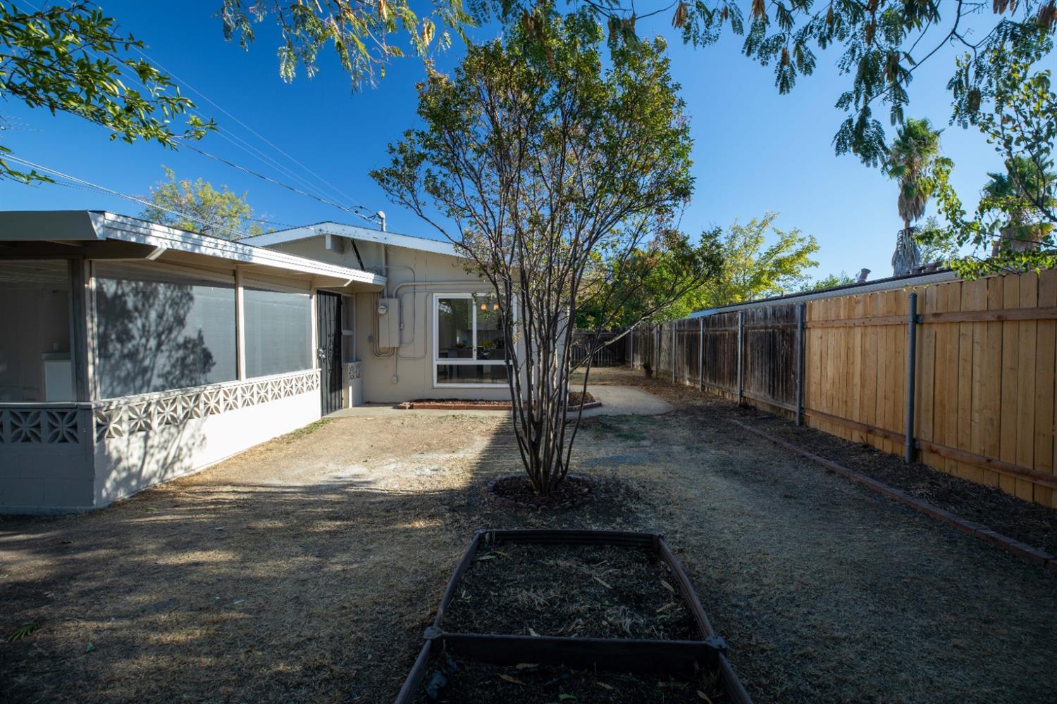 Sold, 4 Bedrooms, 2 Bathrooms, Single Family Home, North Highlands& Vicinity, 6449 Larchmont Dr, North Highlands, CA 95660-3852, Beth Christensen, Dunnigan Realtors, Top Agent