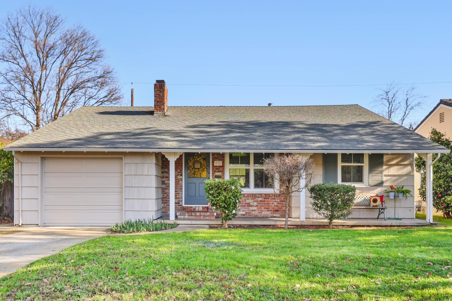 Active, 2 Bedrooms, 1 Bathrooms, Single Family Home, East Sacramento & Vicinity, 131 46th St, Sacramento, CA 95819-2210, Nathan Sherman, Dunnigan Realtors, Top Agent