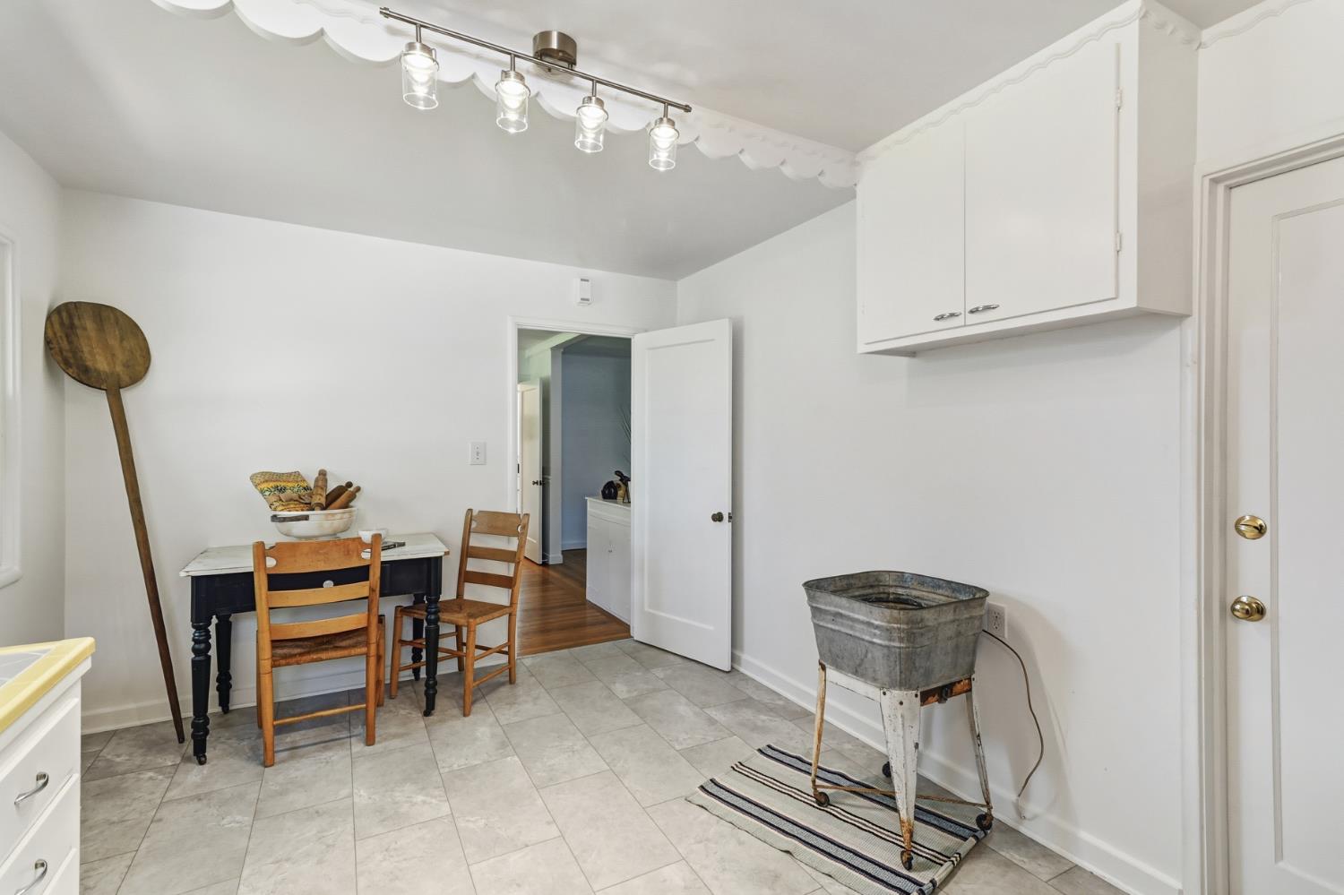 Active, 2 Bedrooms, 1 Bathrooms, Single Family Home, East Sacramento & Vicinity, 131 46th St, Sacramento, CA 95819-2210, Nathan Sherman, Dunnigan Realtors, Top Agent