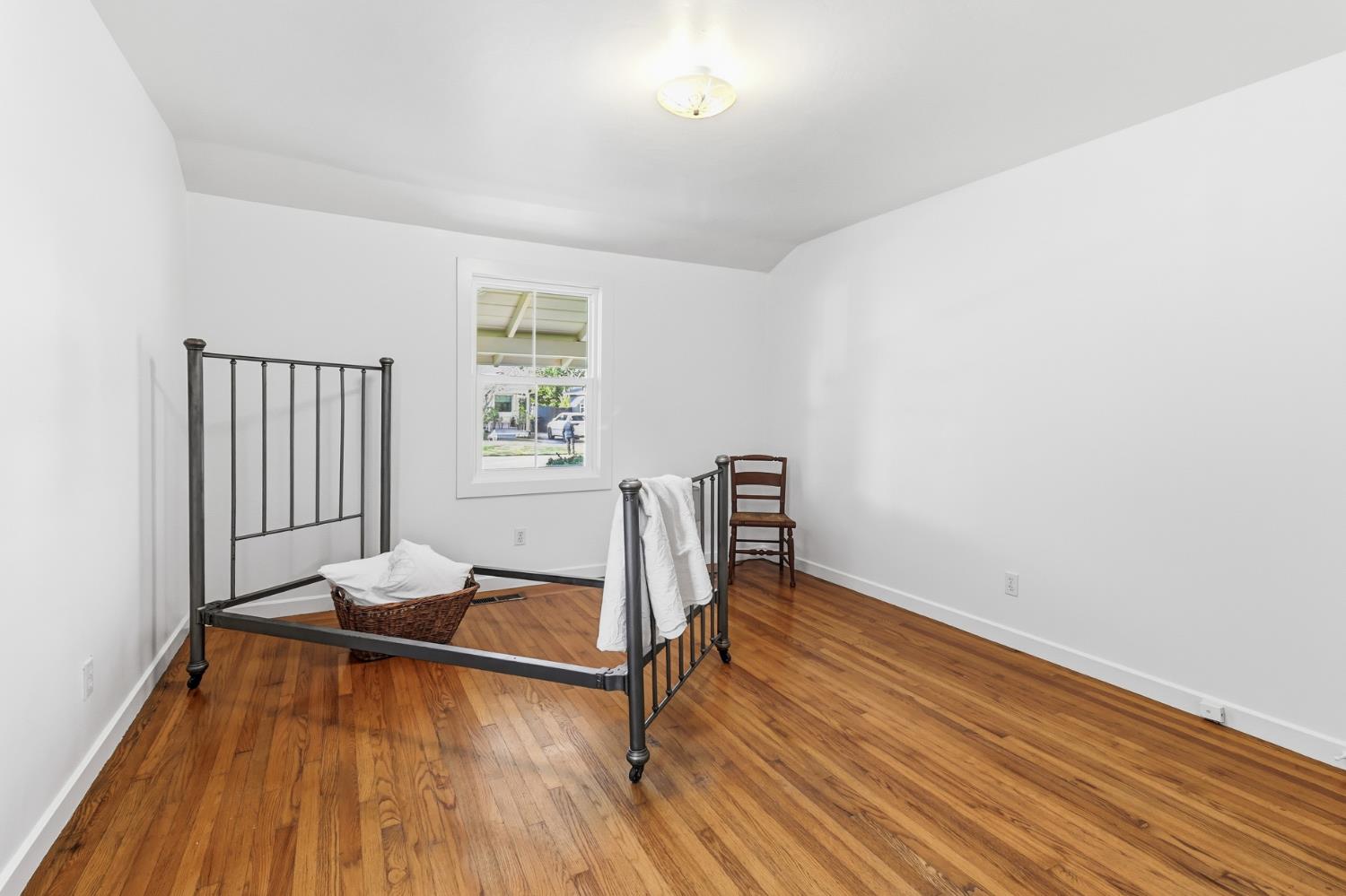 Active, 2 Bedrooms, 1 Bathrooms, Single Family Home, East Sacramento & Vicinity, 131 46th St, Sacramento, CA 95819-2210, Nathan Sherman, Dunnigan Realtors, Top Agent