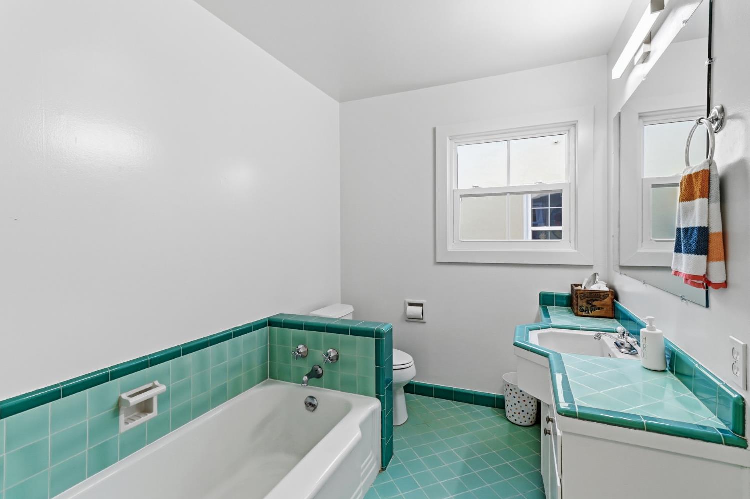 Active, 2 Bedrooms, 1 Bathrooms, Single Family Home, East Sacramento & Vicinity, 131 46th St, Sacramento, CA 95819-2210, Nathan Sherman, Dunnigan Realtors, Top Agent