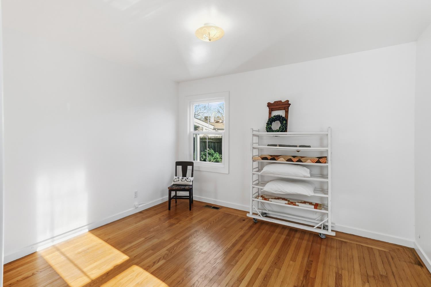 Active, 2 Bedrooms, 1 Bathrooms, Single Family Home, East Sacramento & Vicinity, 131 46th St, Sacramento, CA 95819-2210, Nathan Sherman, Dunnigan Realtors, Top Agent