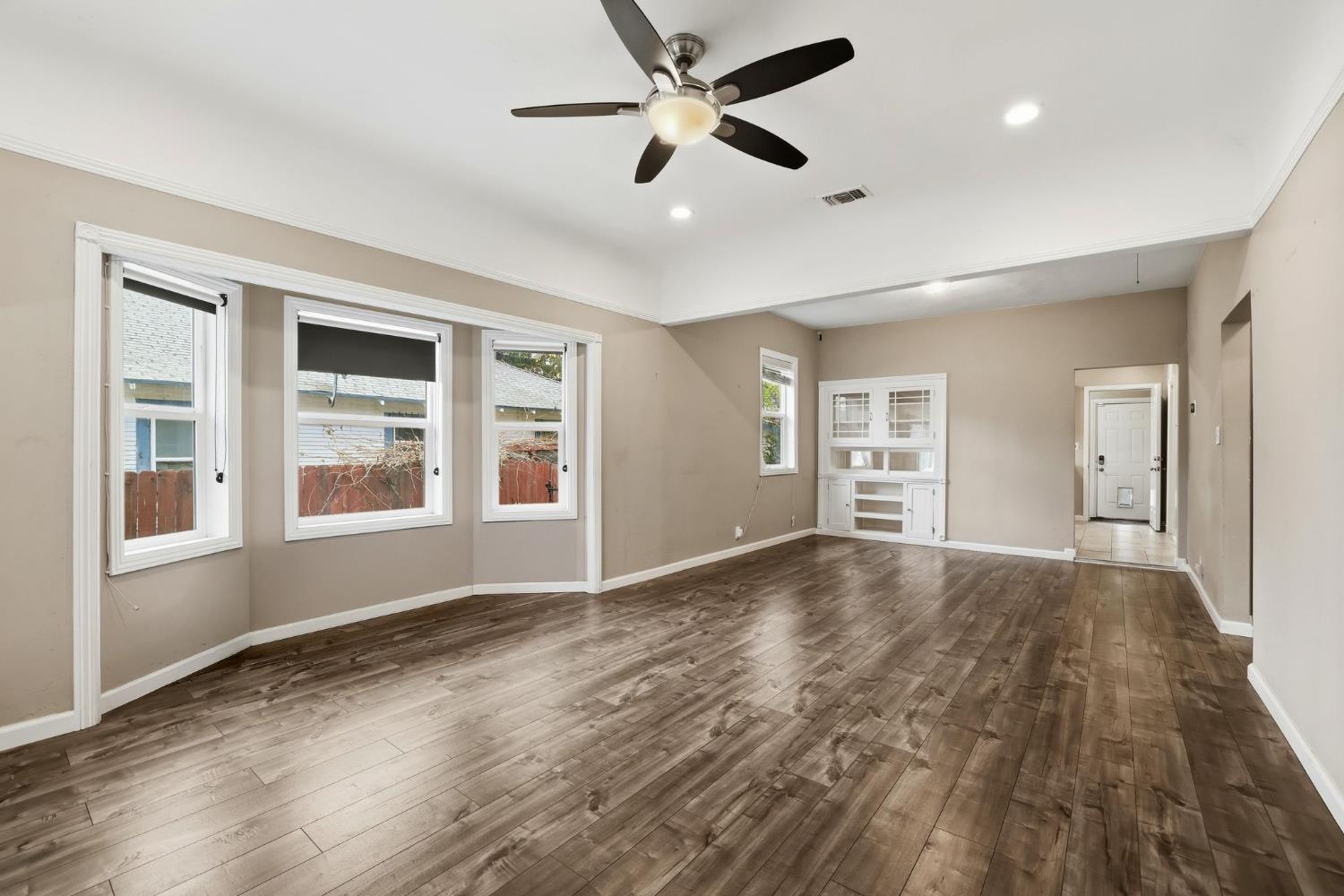 Sold, 3 Bedrooms, 1 Bathrooms, Single Family Home, Tahoe Park, 4850 11th Ave, Sacramento, CA 95820-2212, Beth Christensen, Dunnigan Realtors, Top Agent Sold, 3 Bedrooms, 1 Bathrooms, Single Family Home, Tahoe Park, 4850 11th Ave, Sacramento, CA 95820-2212, Beth Christensen, Dunnigan Realtors, Top Agent