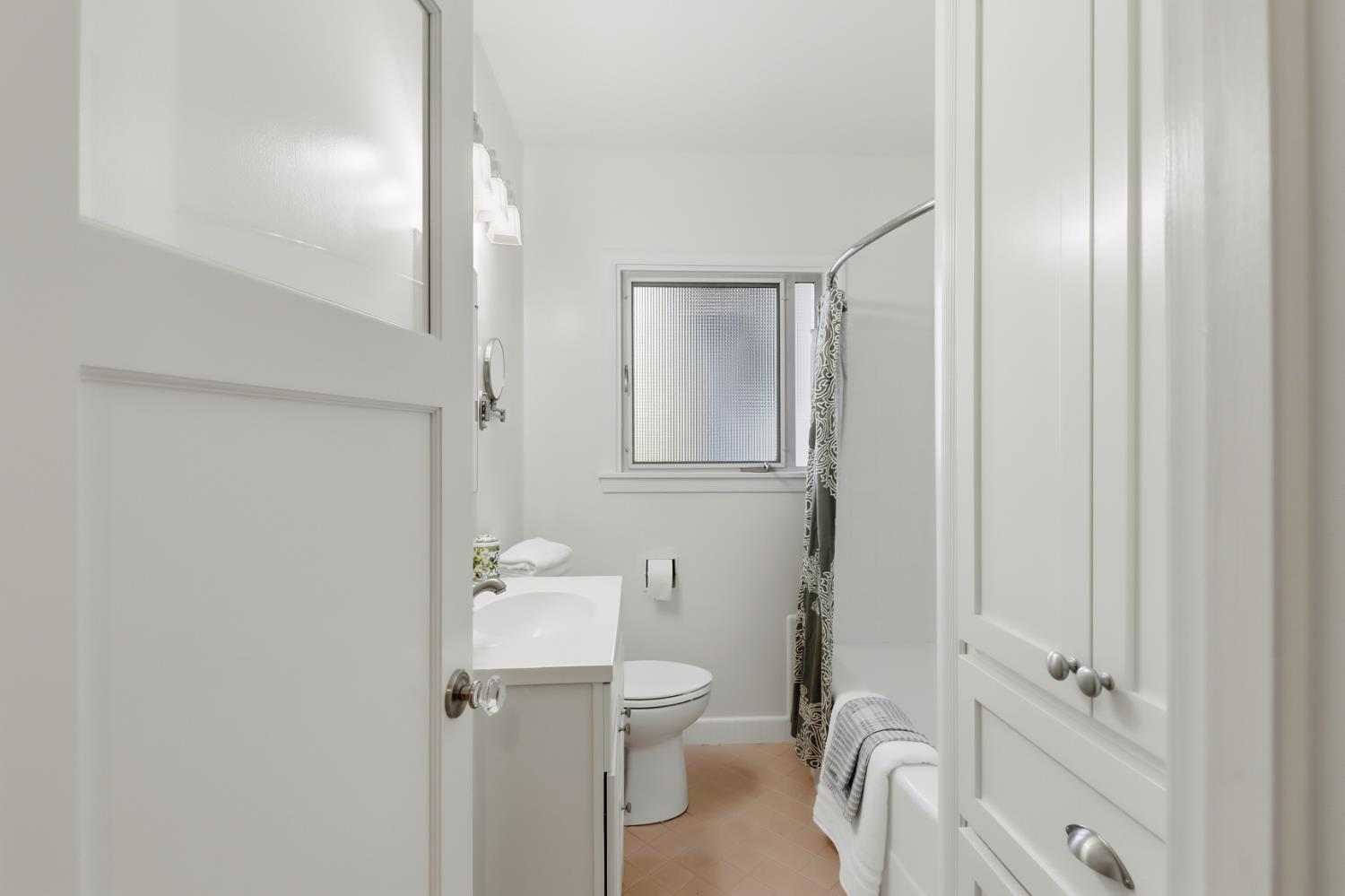 Sold, 3 Bedrooms, 2 Bathrooms, Single Family Home, East Sacramento & Vicinity, 665 54th St, Sacramento, CA 95819-3301, Nathan Sherman, Dunnigan Realtors, Top Agent Sold, 3 Bedrooms, 2 Bathrooms, Single Family Home, East Sacramento & Vicinity, 665 54th St, Sacramento, CA 95819-3301, Nathan Sherman, Dunnigan Realtors, Top Agent